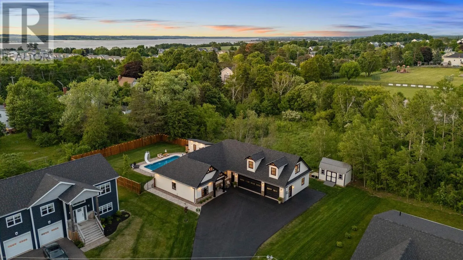 16 Captain James Crescent
