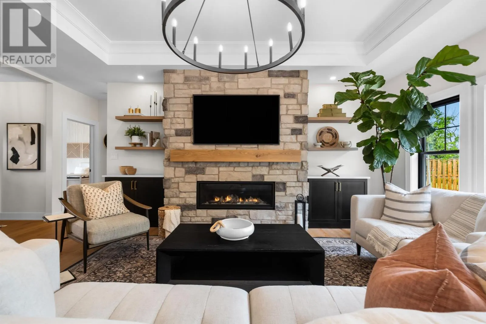 16 Captain James Crescent