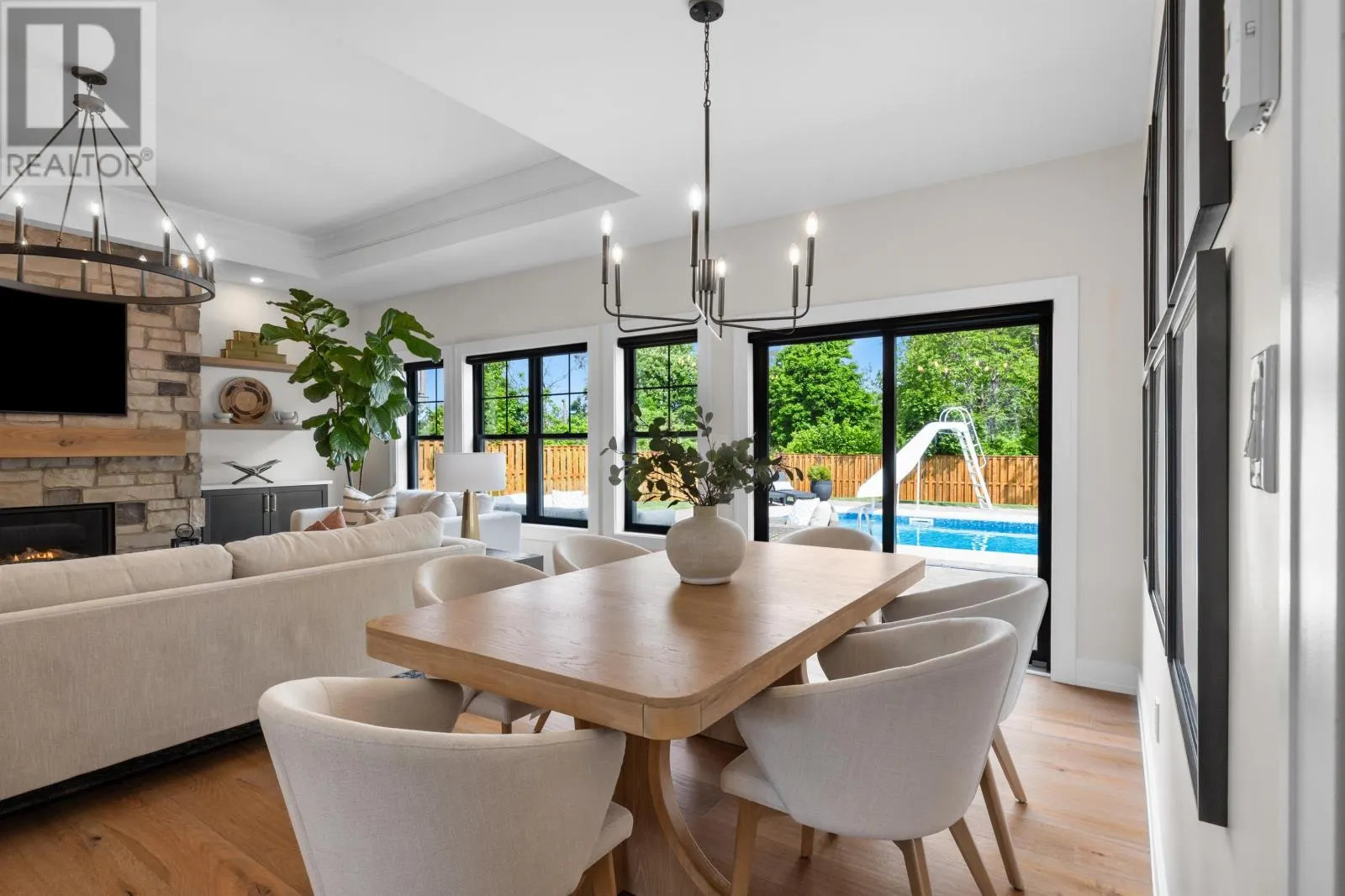 16 Captain James Crescent