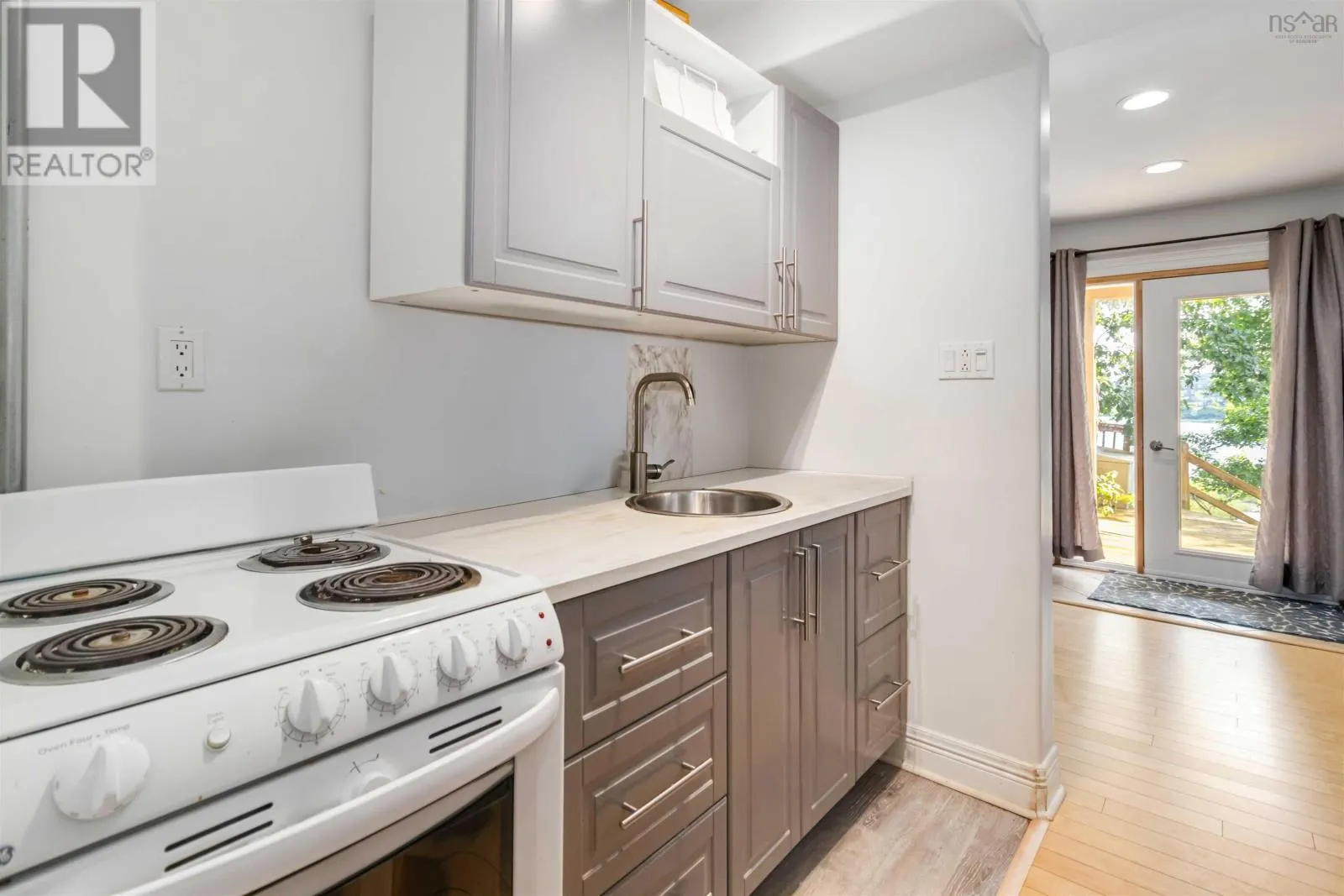 83 RED FERN Terrace