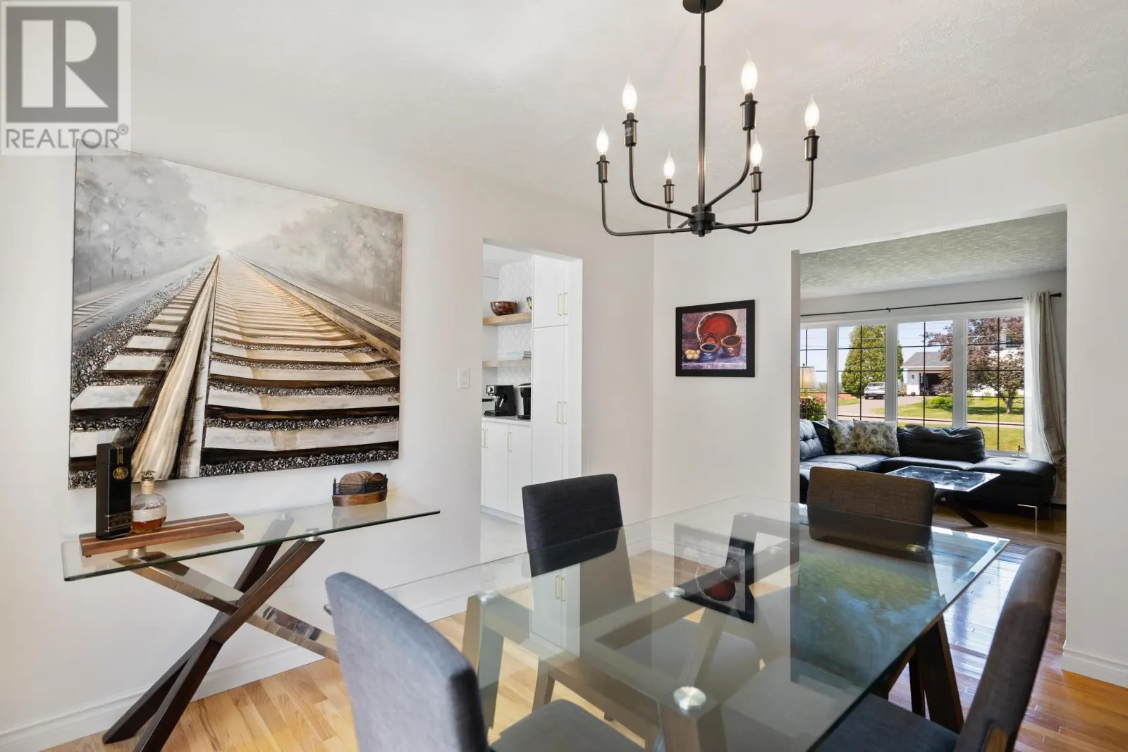 8 Sunset Drive