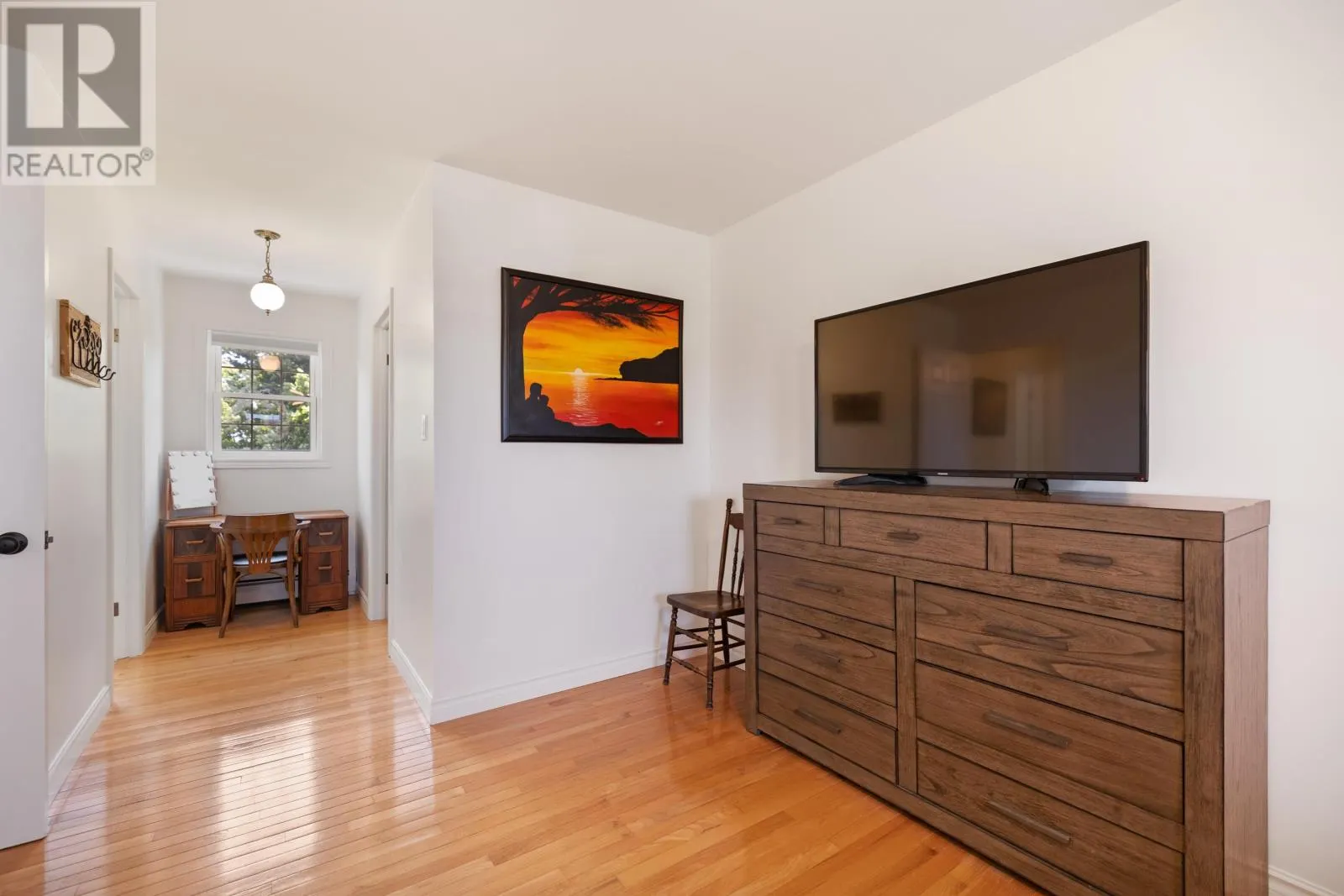8 Sunset Drive