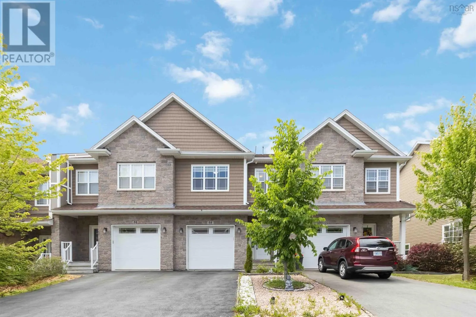 98 Larkview Terrace