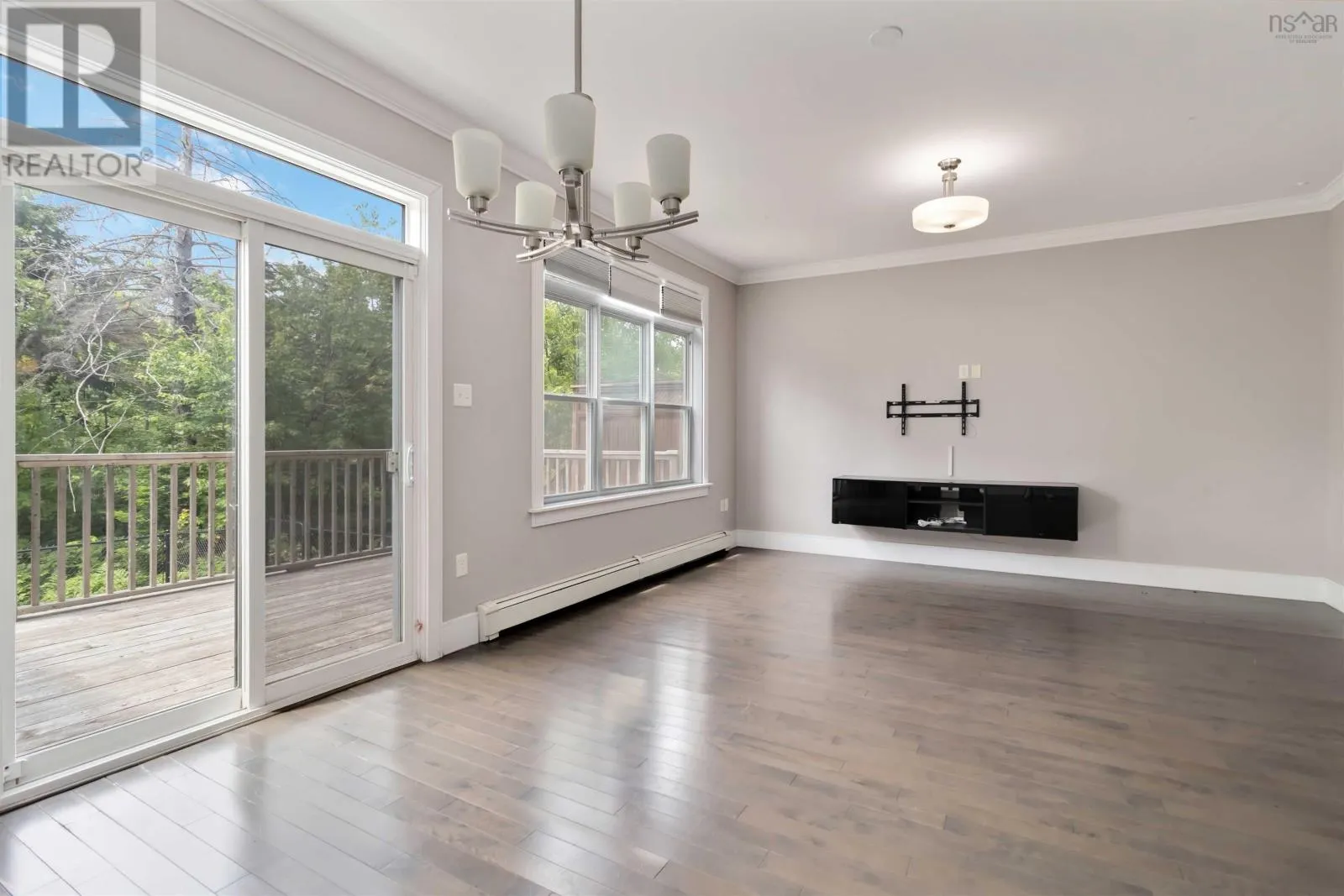 98 Larkview Terrace