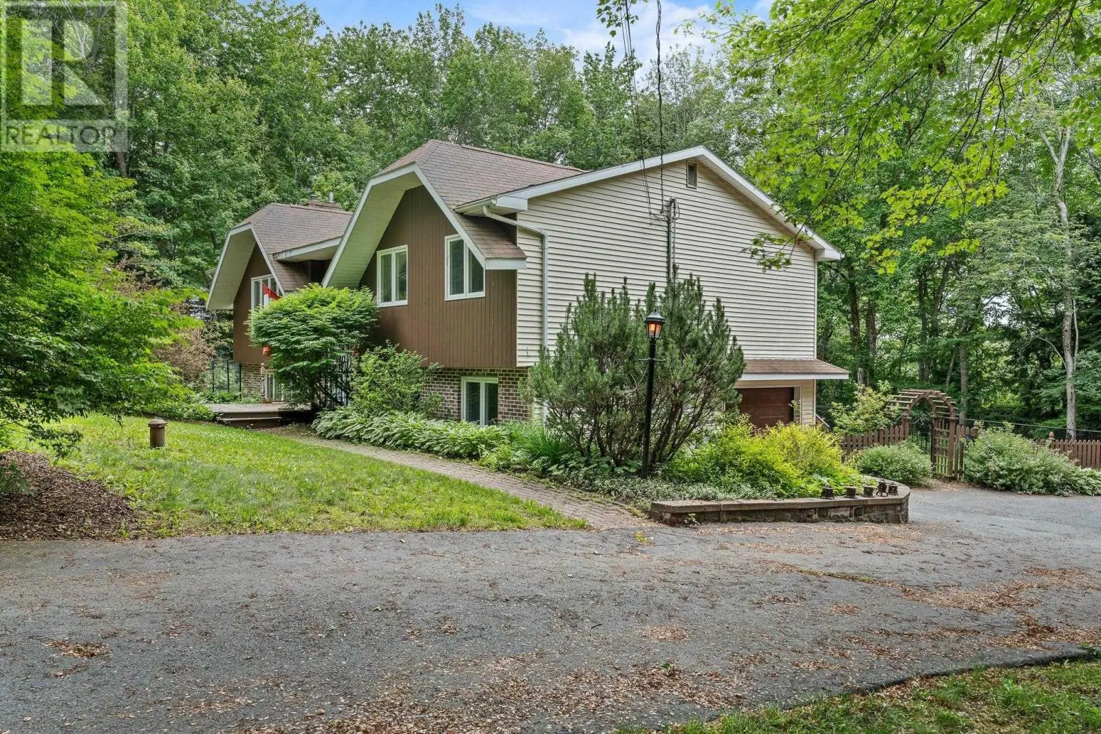 239 Howe Avenue
