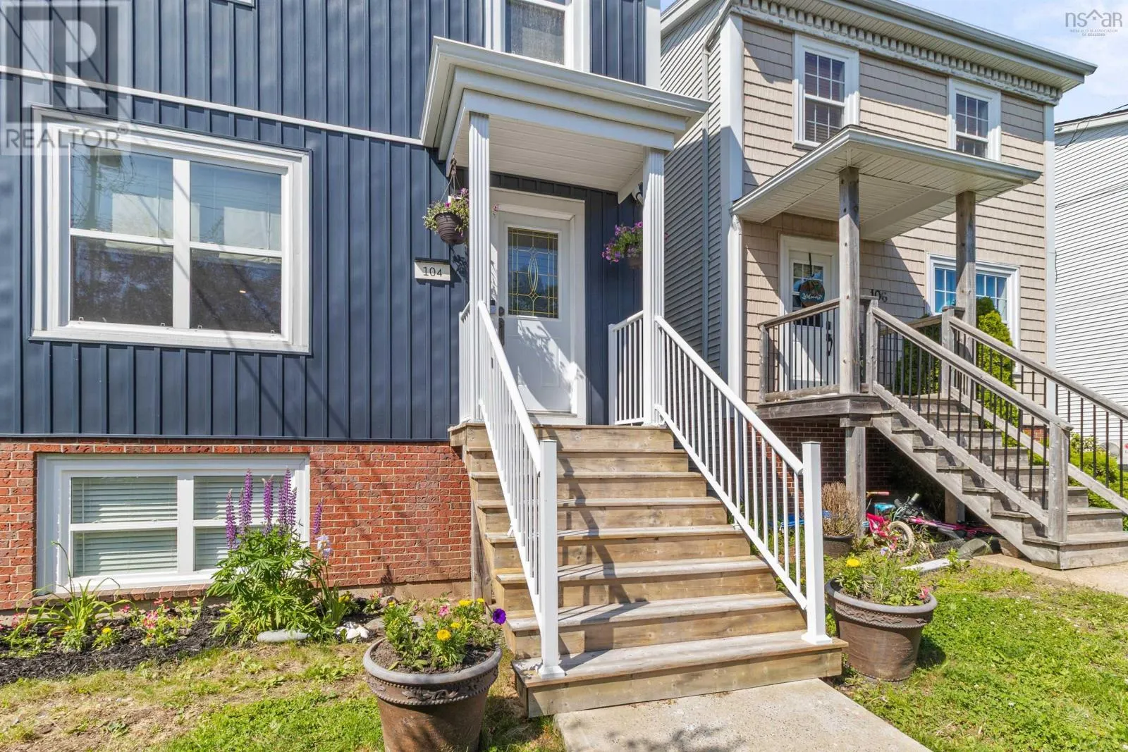 104 Roy Crescent