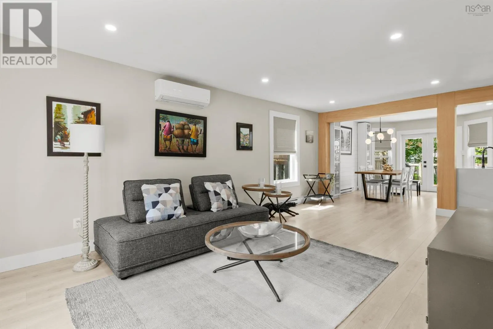 104 Roy Crescent