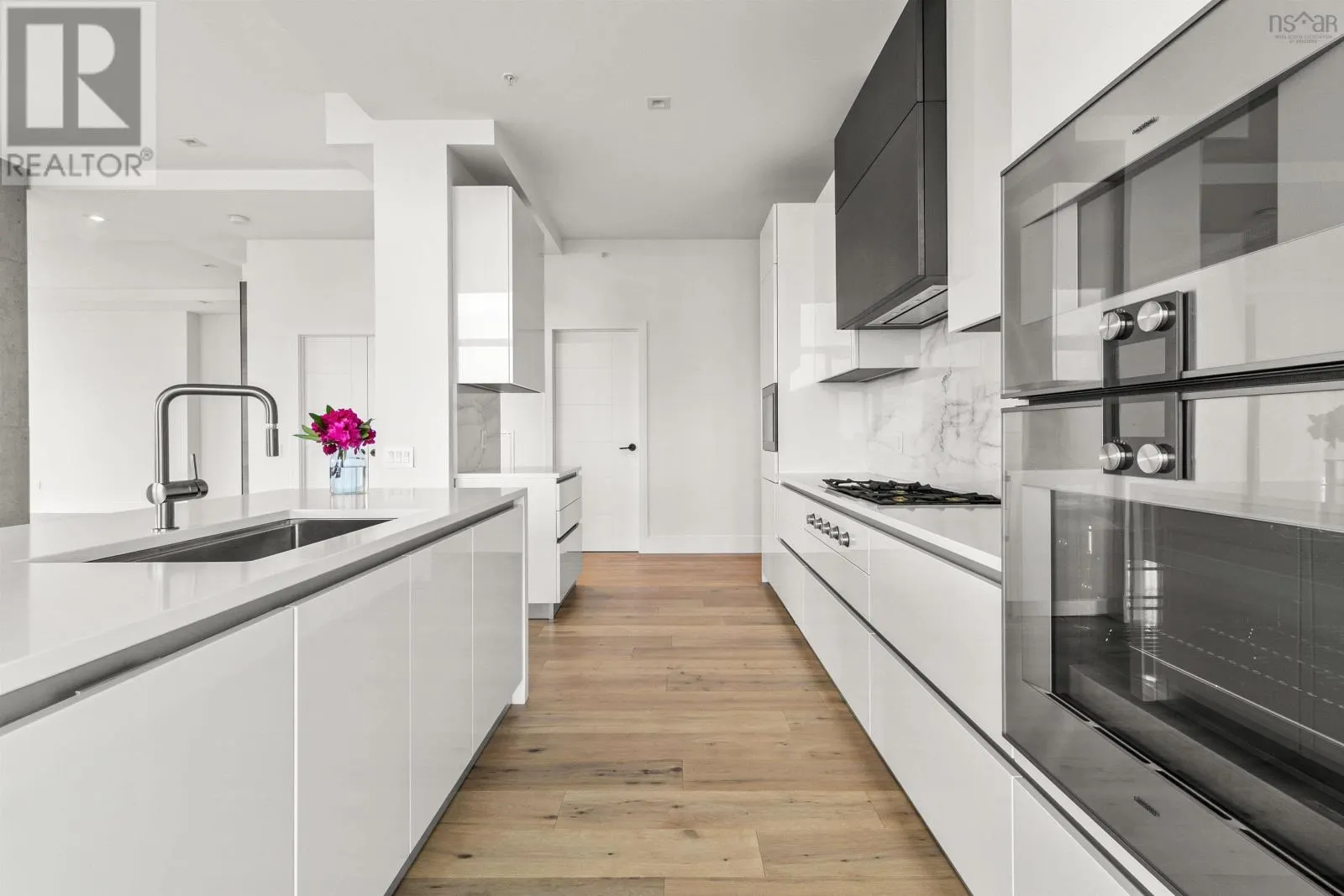 2303 1650 Granville Street
