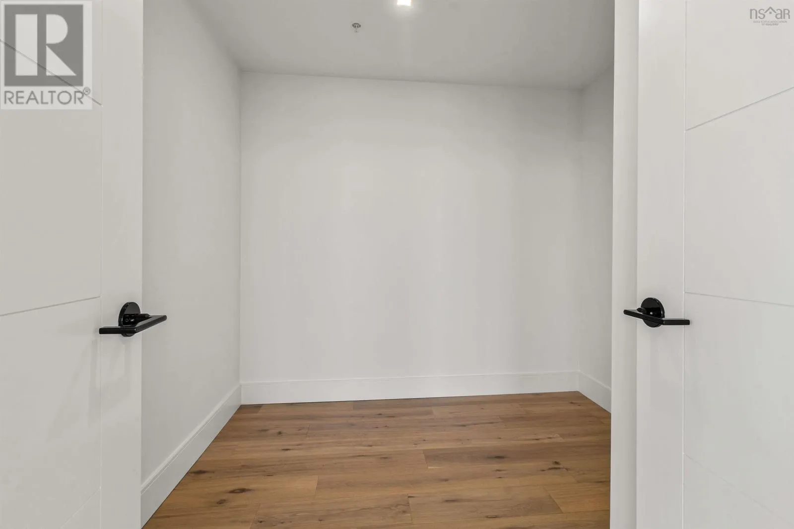 2303 1650 Granville Street