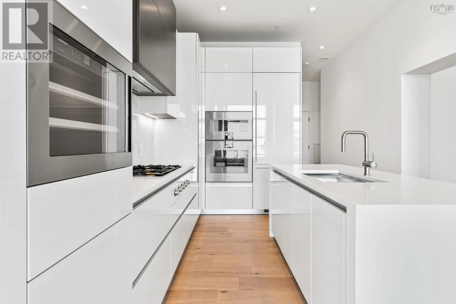 2301 1650 Granville Street