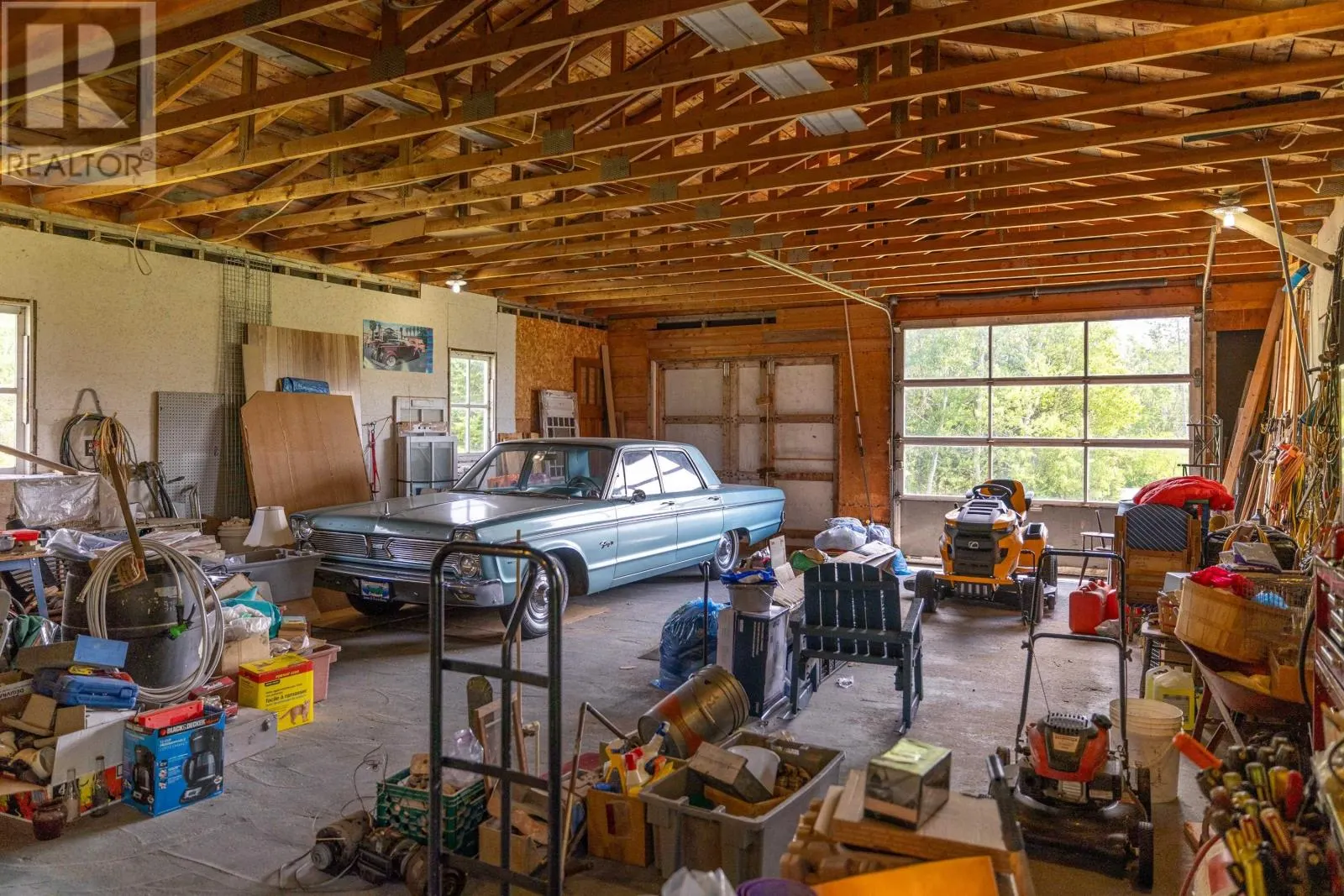 2464 Peters Road|Rte 324