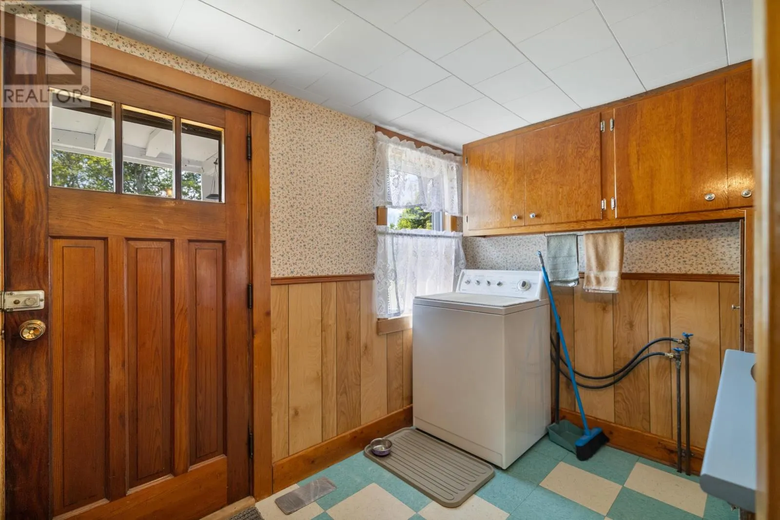 2464 Peters Road|Rte 324