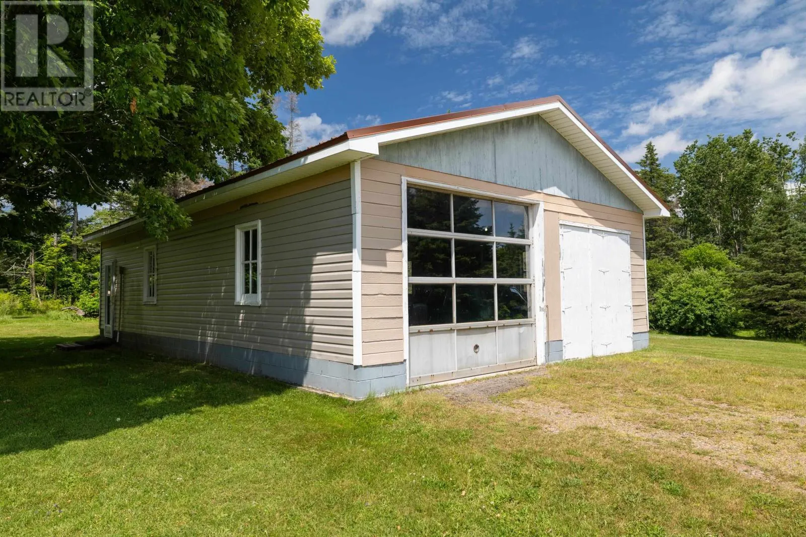 2464 Peters Road|Rte 324