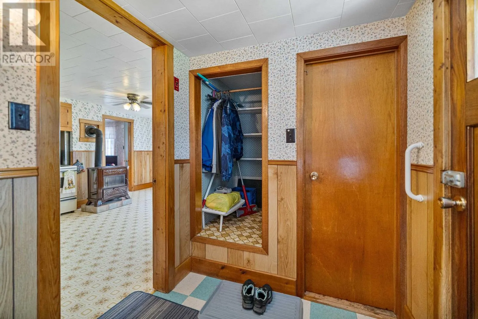 2464 Peters Road|Rte 324