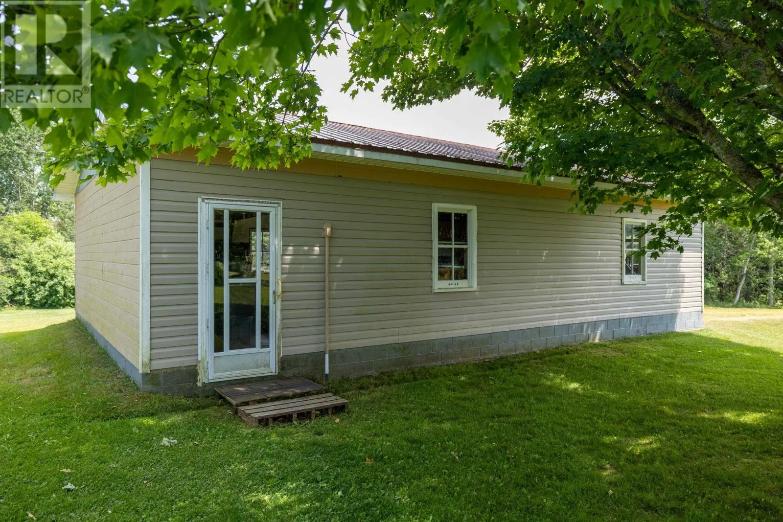 2464 Peters Road|Rte 324