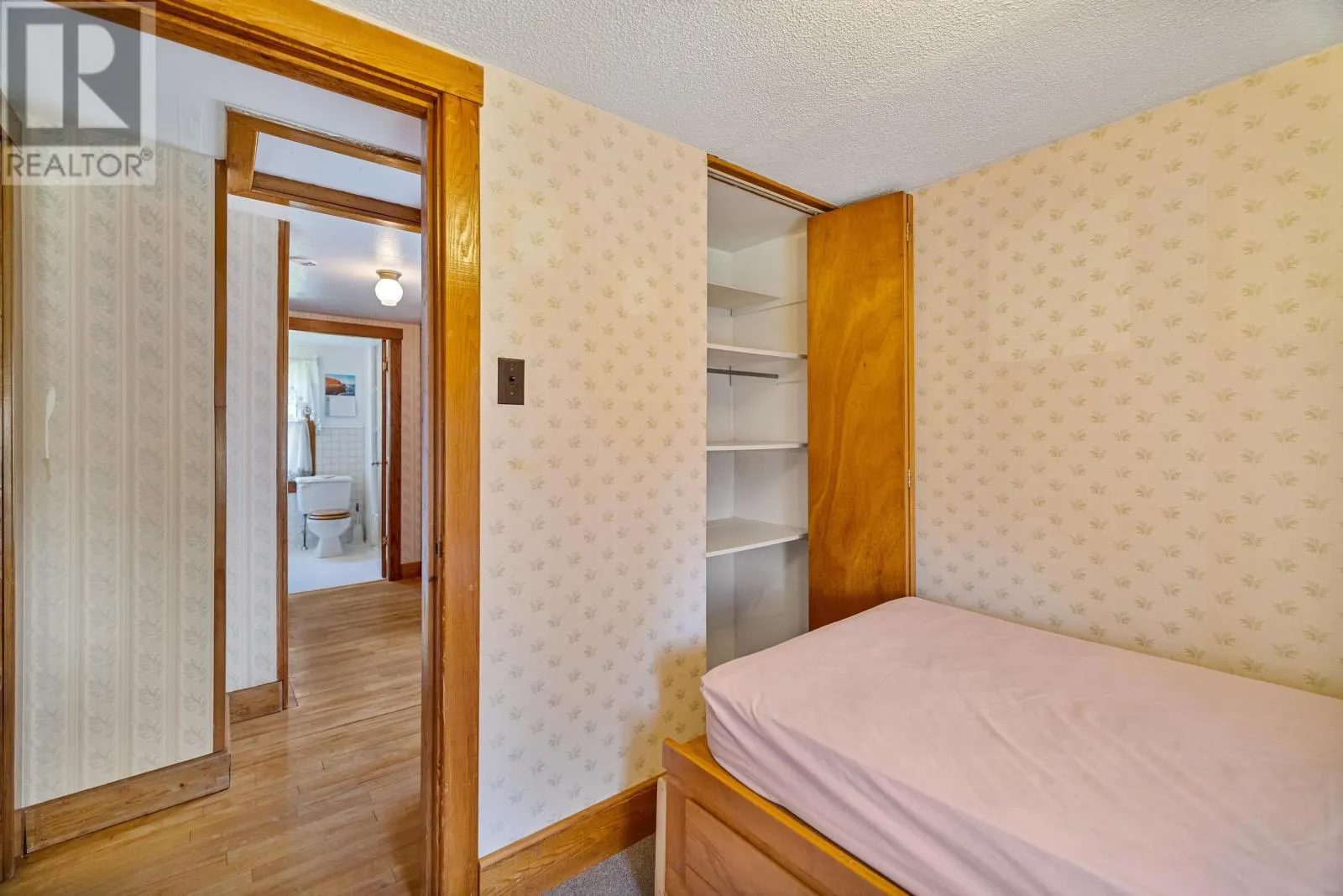 2464 Peters Road|Rte 324