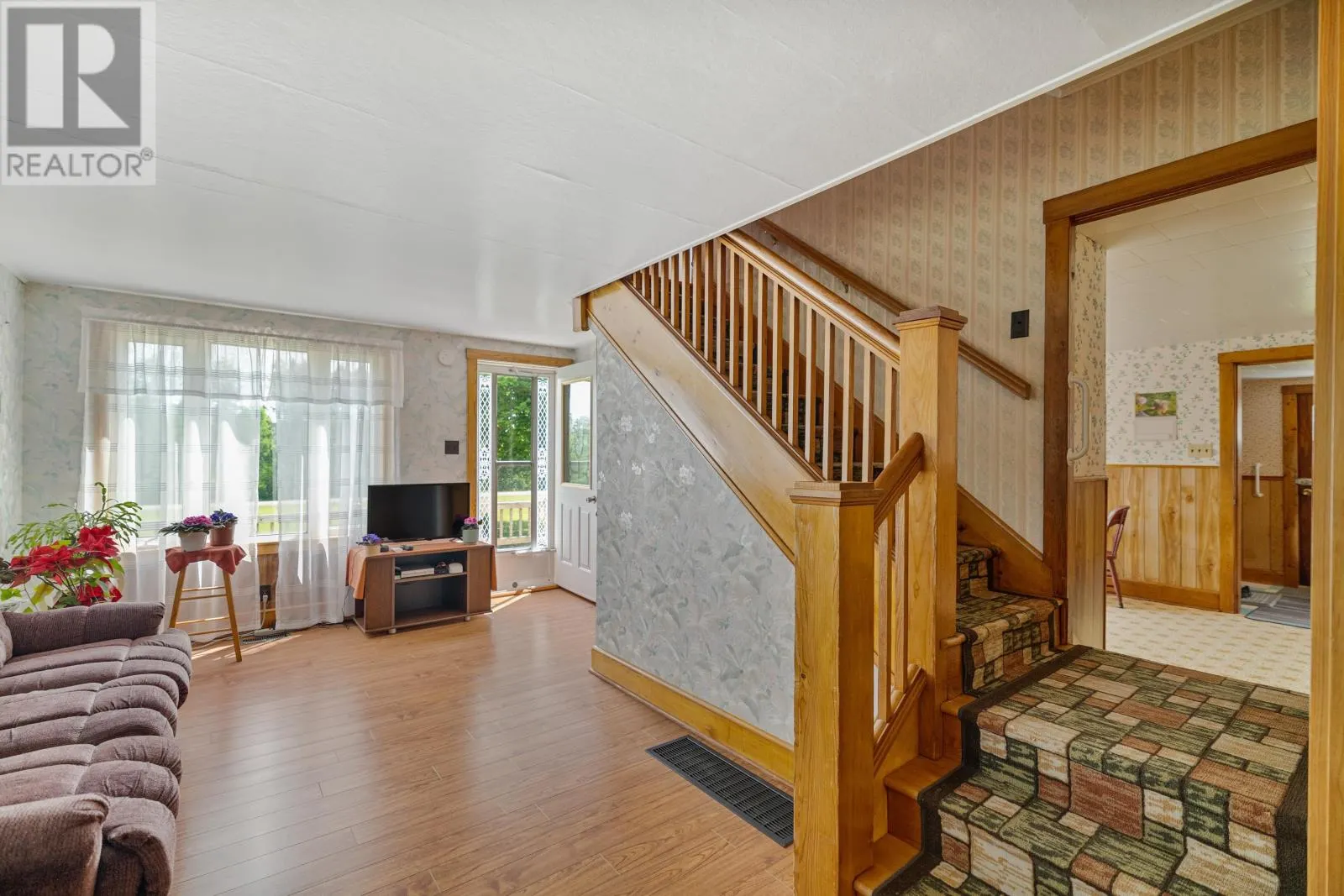 2464 Peters Road|Rte 324