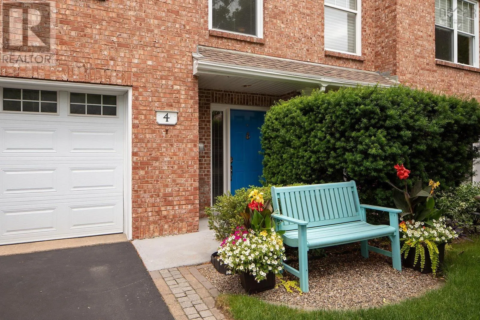 4 Arthur Lismer Court
