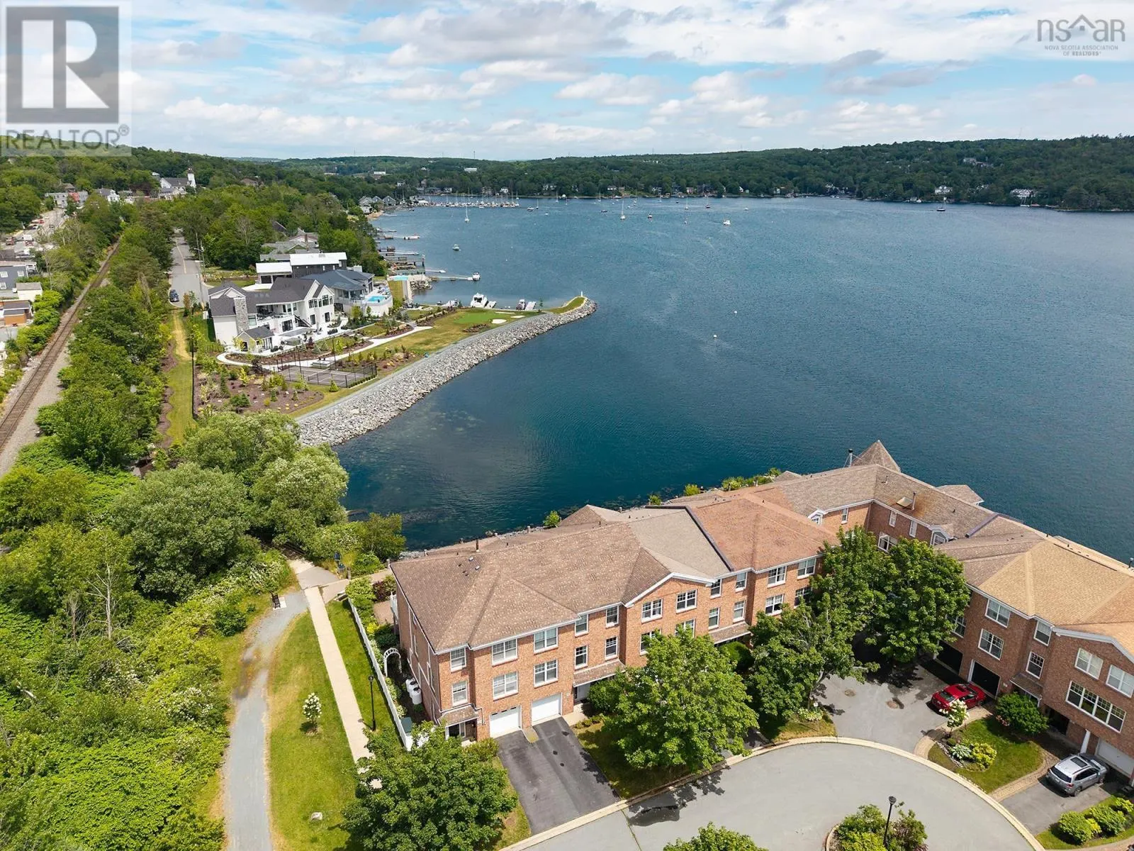 4 Arthur Lismer Court