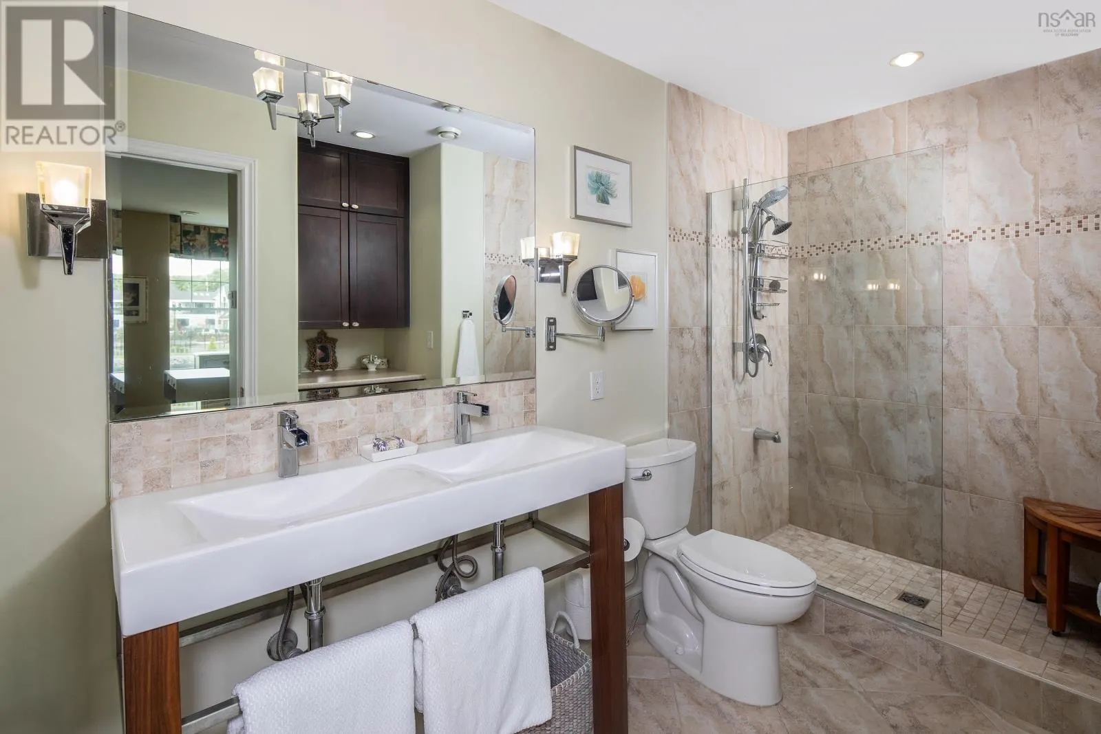 4 Arthur Lismer Court
