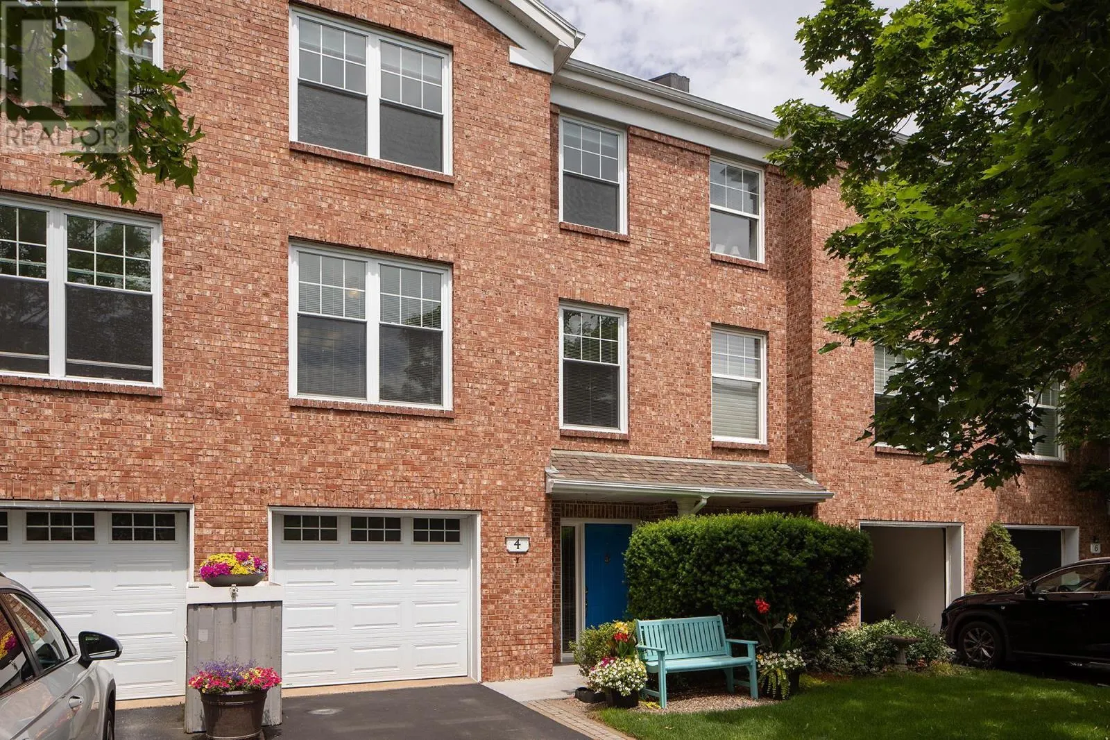 4 Arthur Lismer Court