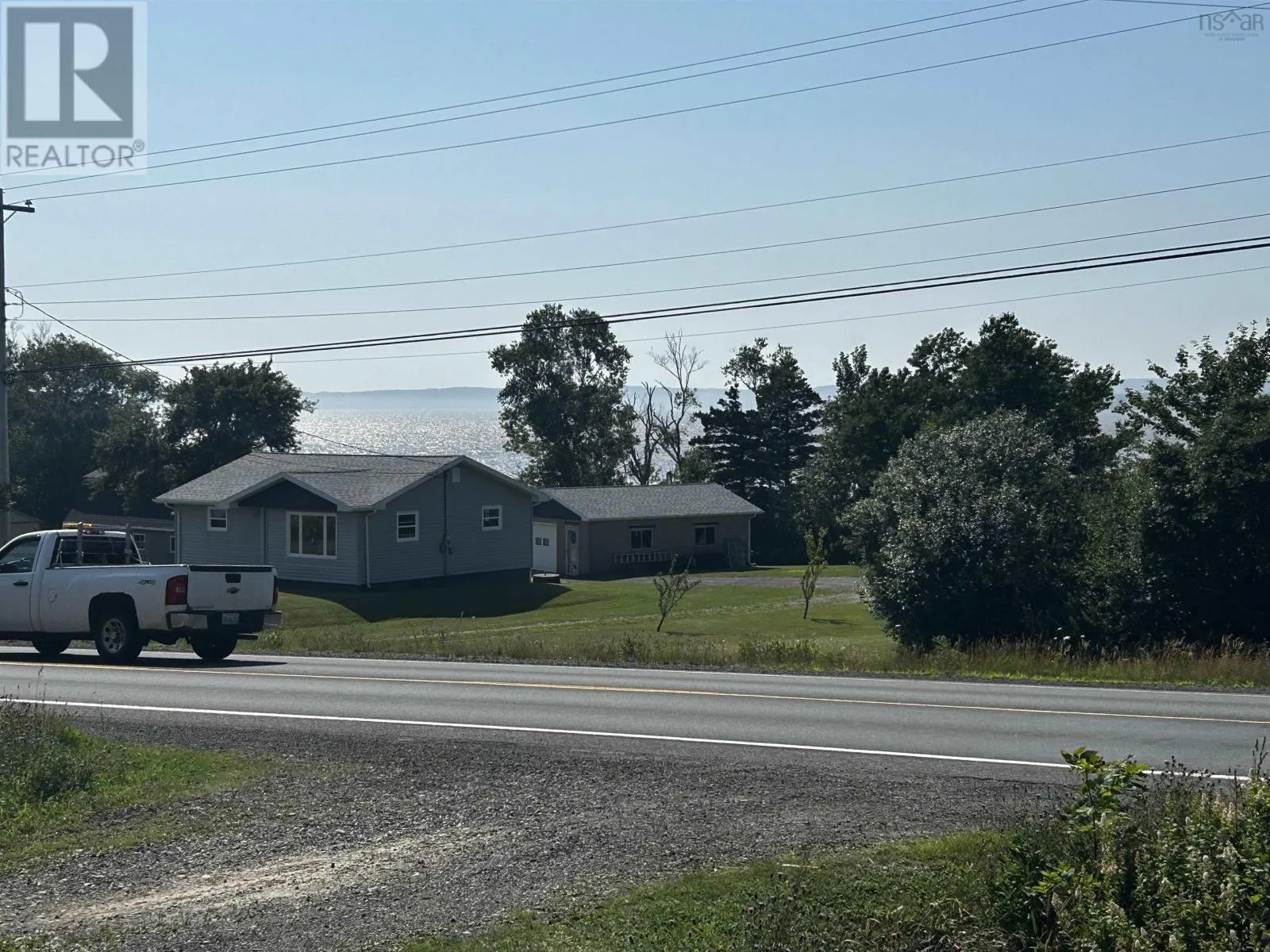 8960 Highway 101