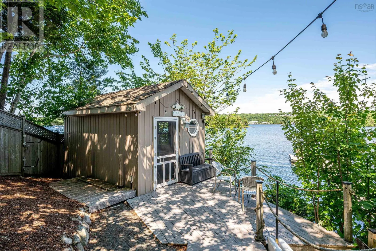 73 Lakeshore Park Terrace