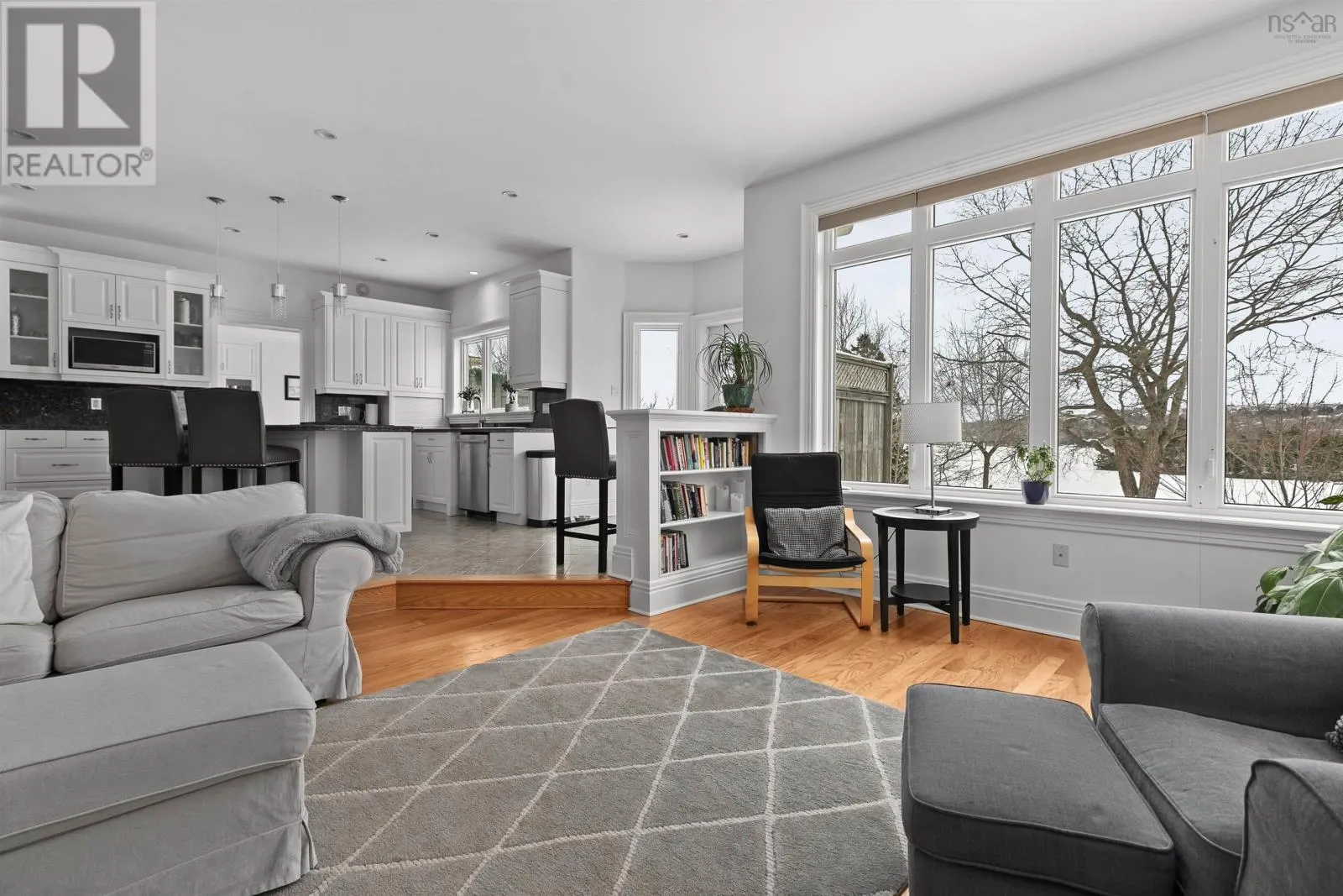 73 Lakeshore Park Terrace