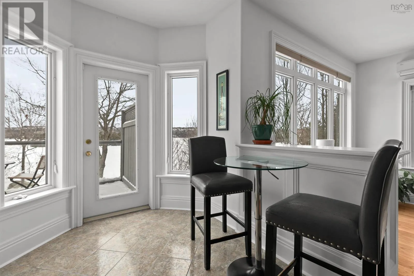 73 Lakeshore Park Terrace
