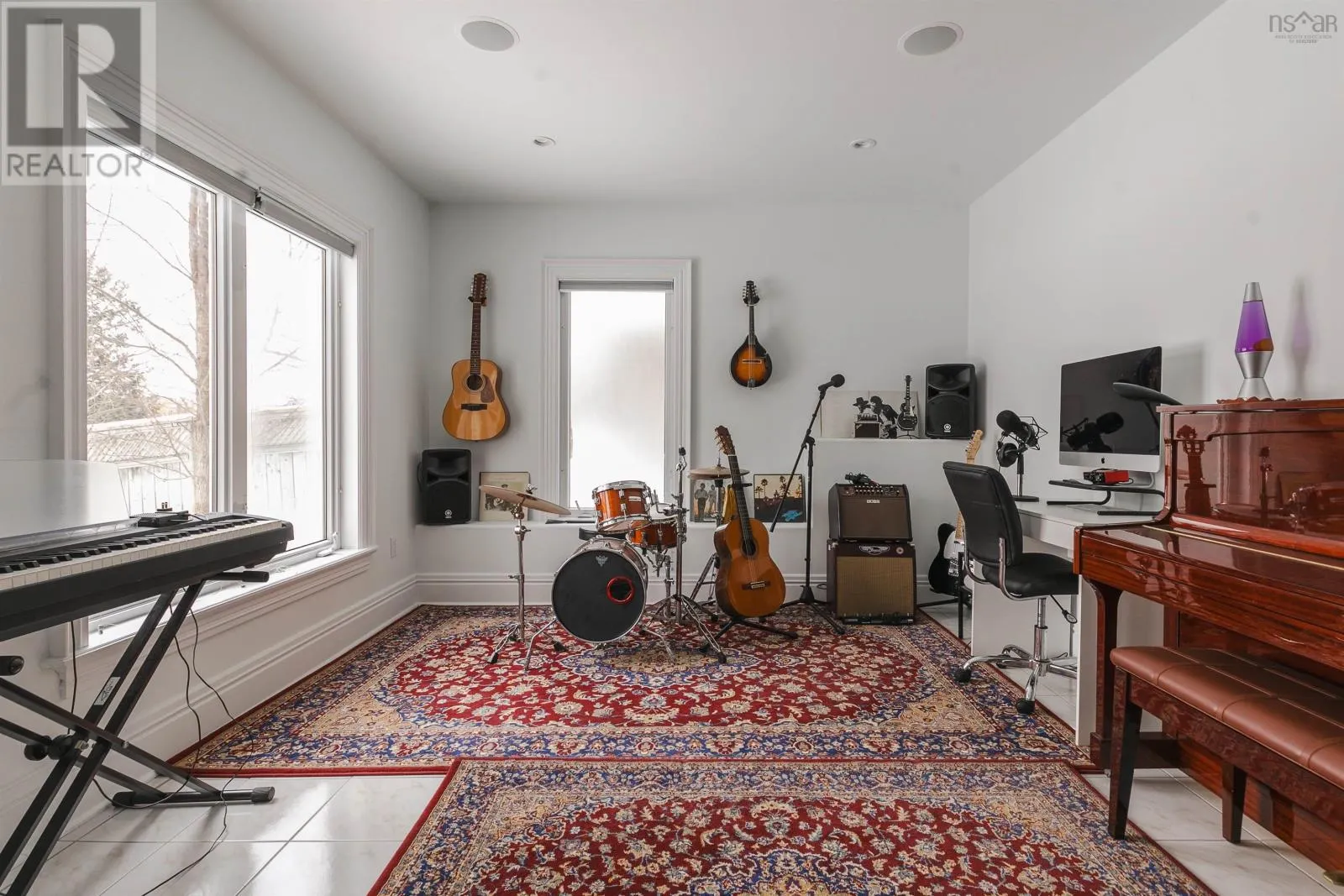 73 Lakeshore Park Terrace