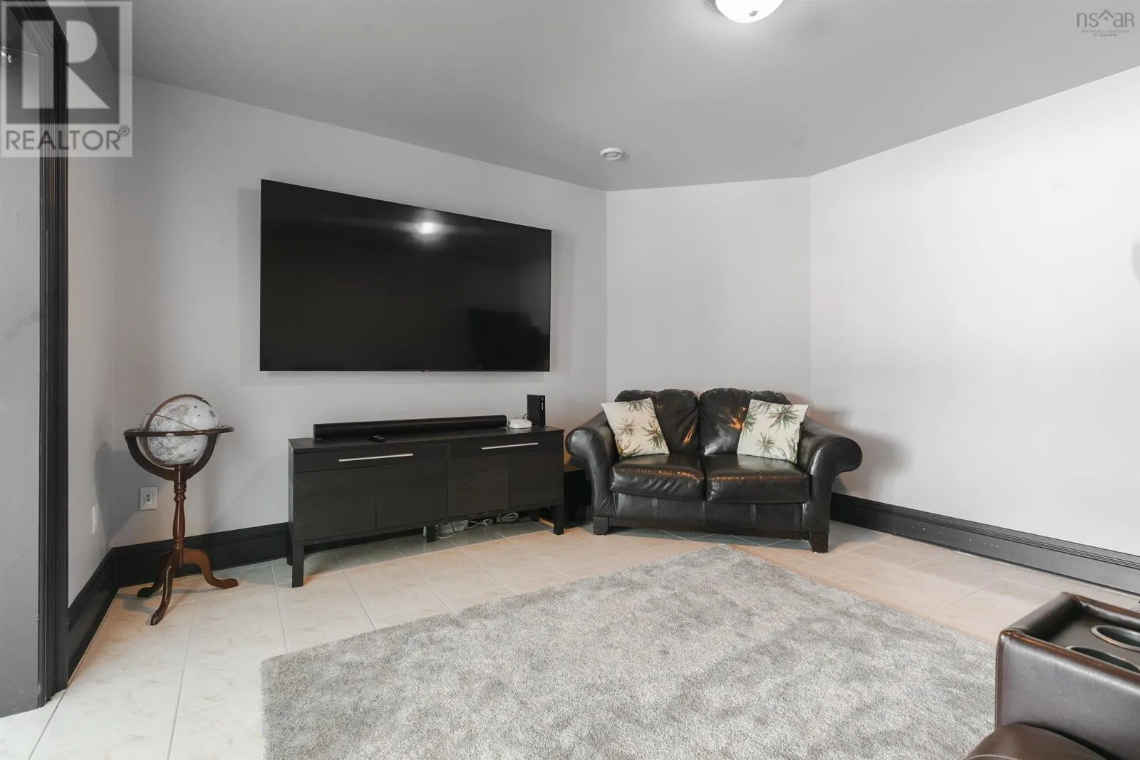 73 Lakeshore Park Terrace