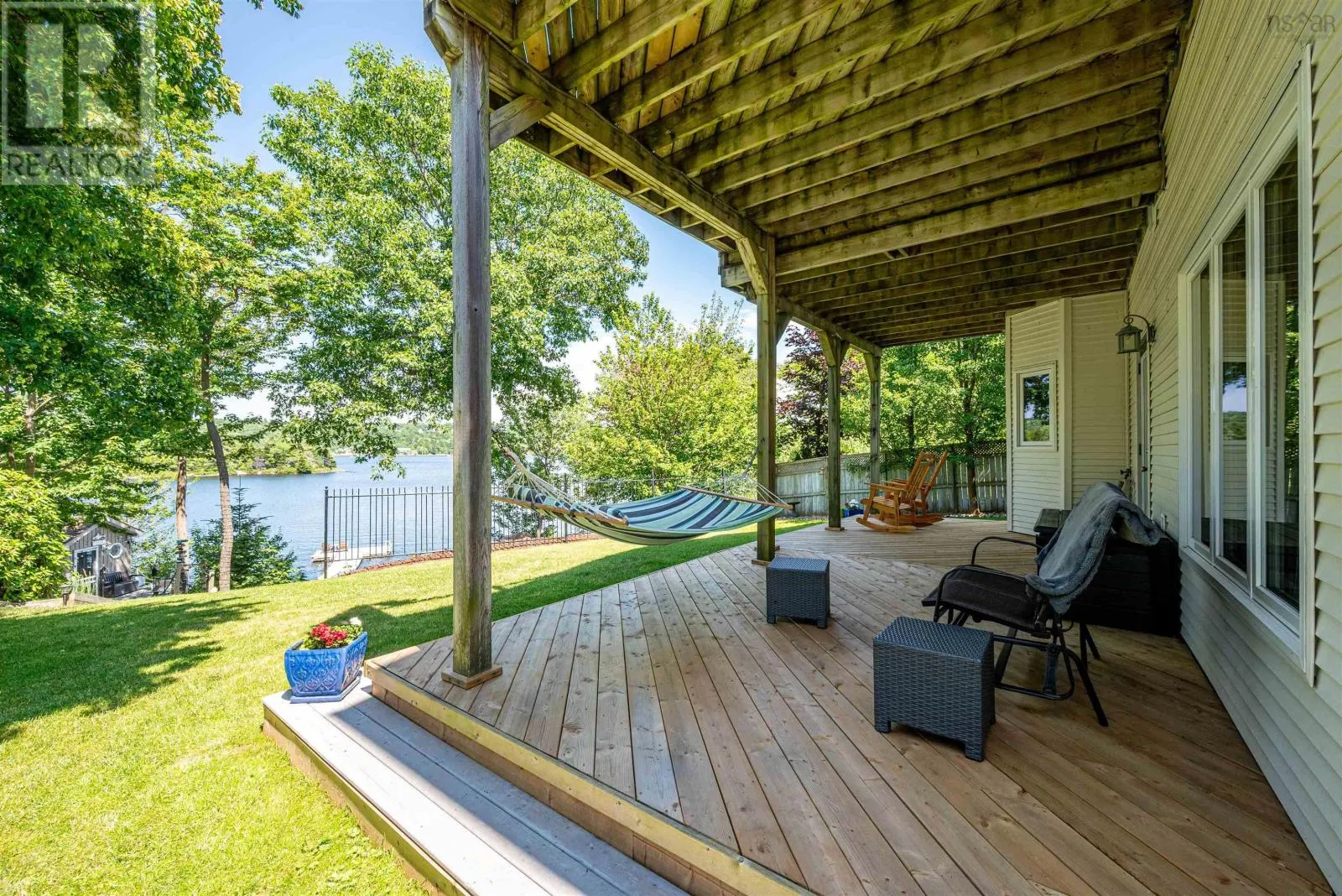 73 Lakeshore Park Terrace