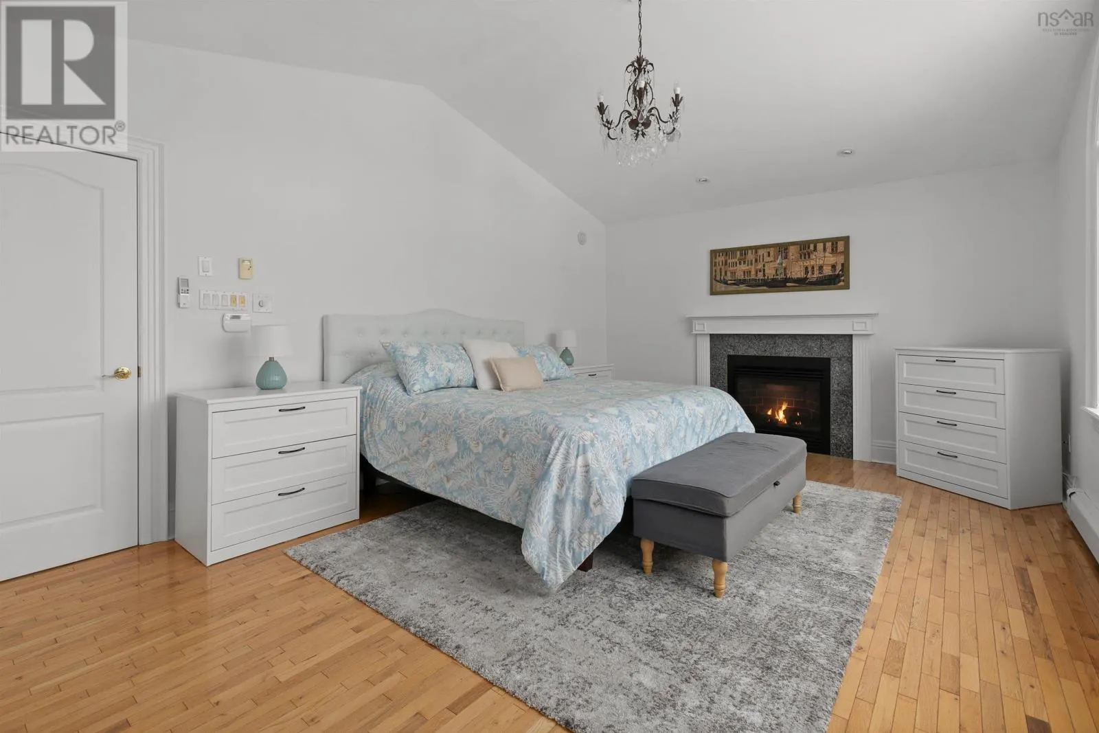 73 Lakeshore Park Terrace