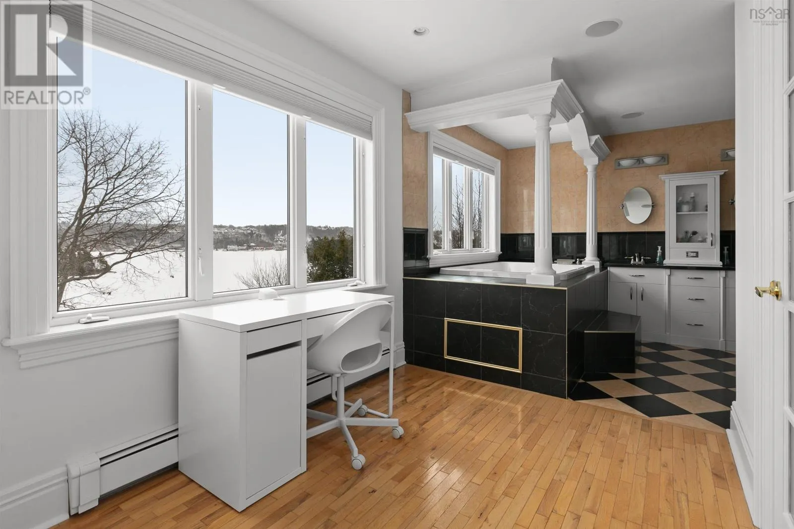 73 Lakeshore Park Terrace