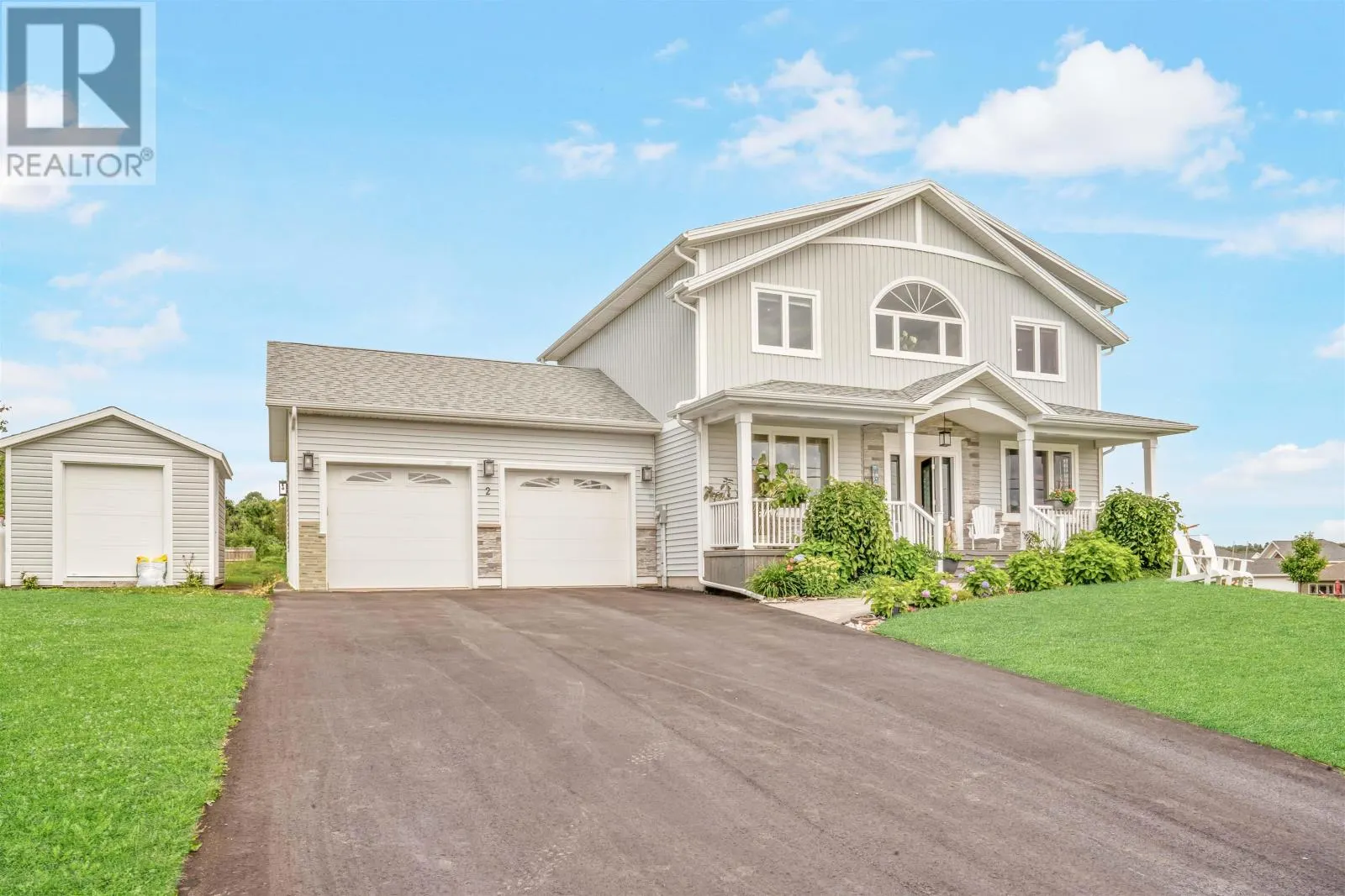 2 Stonington Boulevard