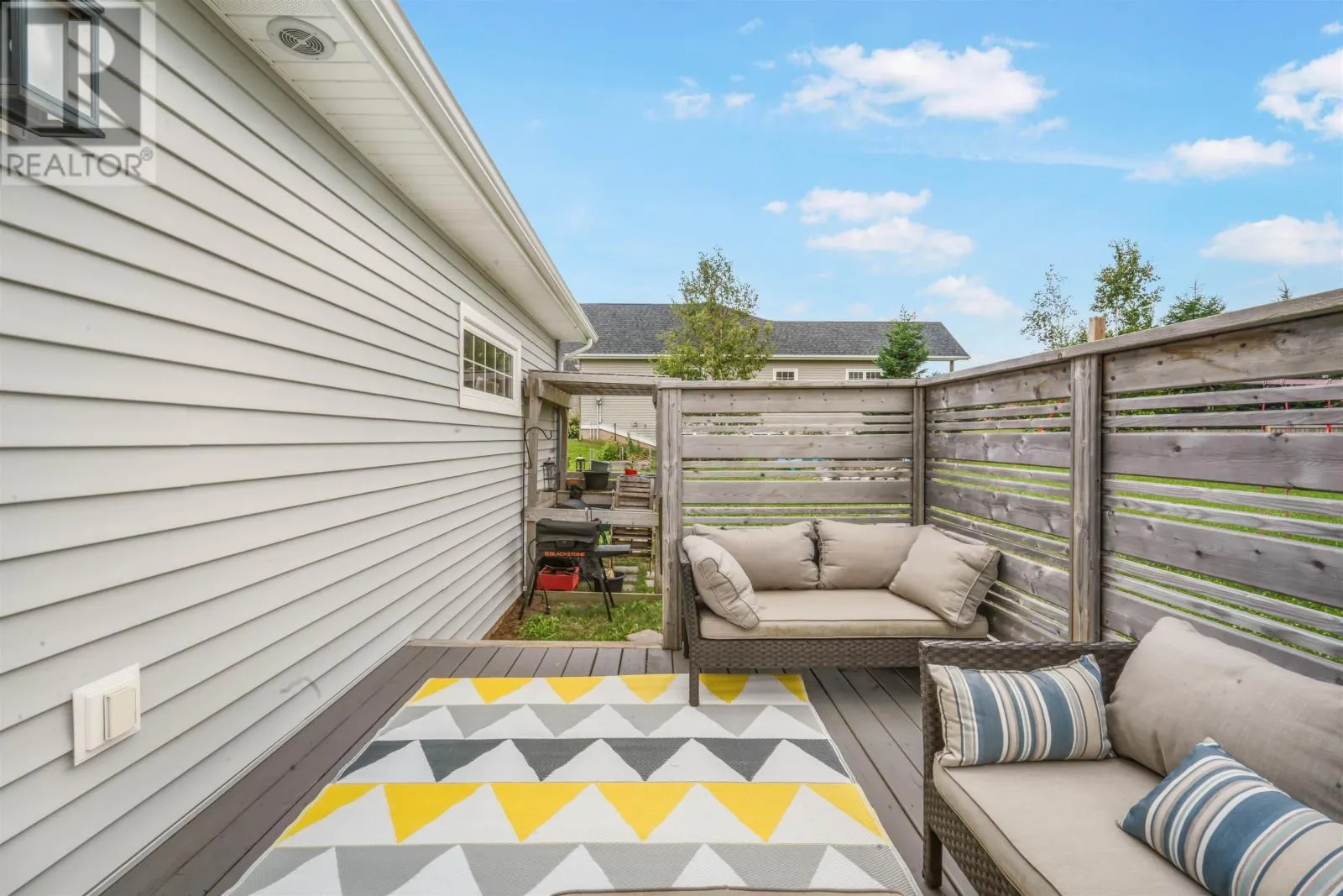 2 Stonington Boulevard