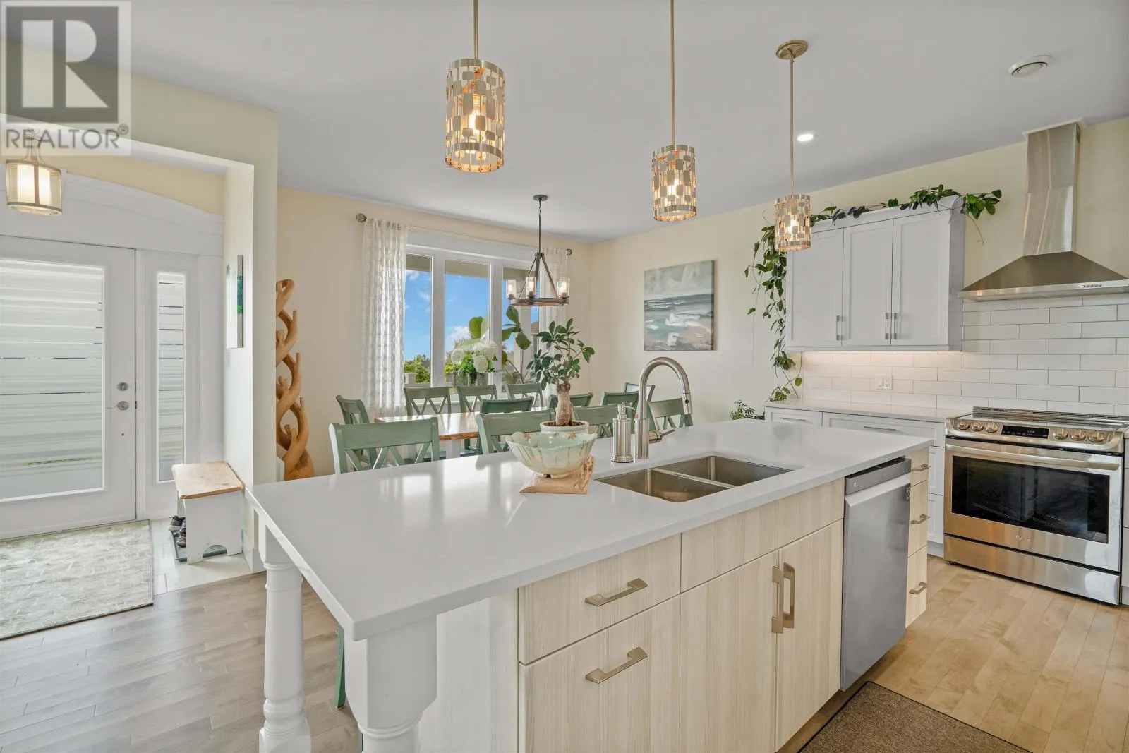 2 Stonington Boulevard
