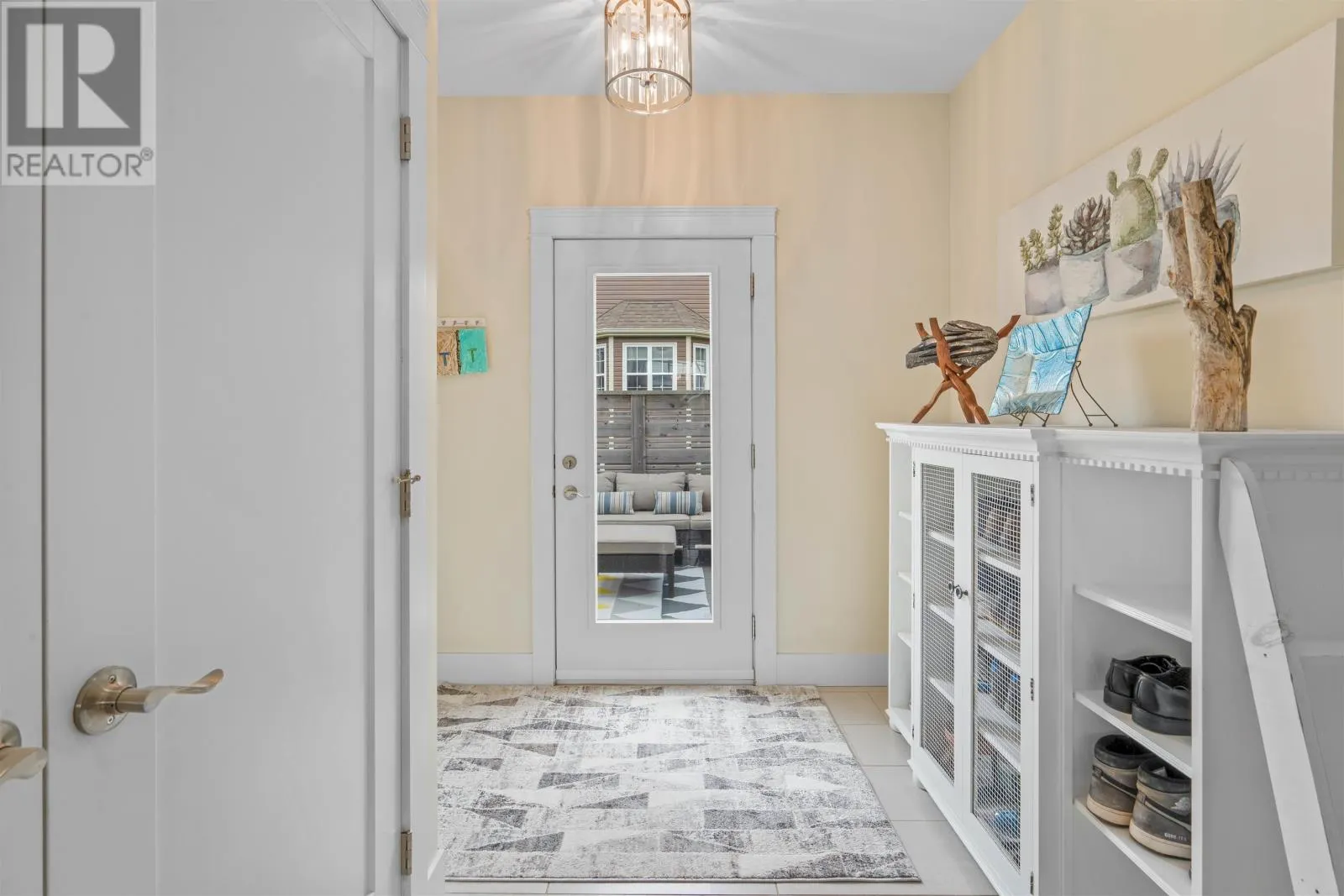 2 Stonington Boulevard