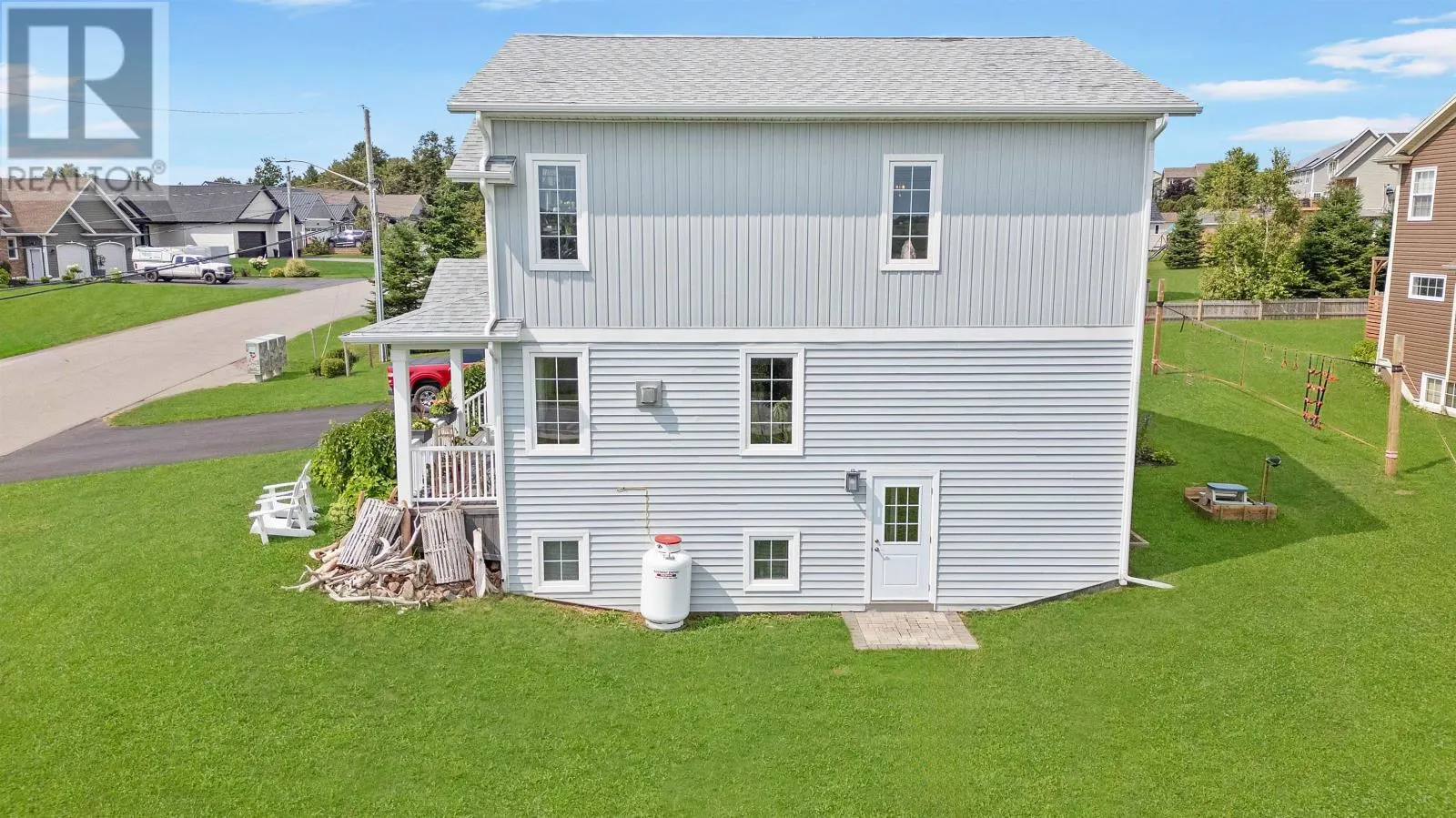 2 Stonington Boulevard