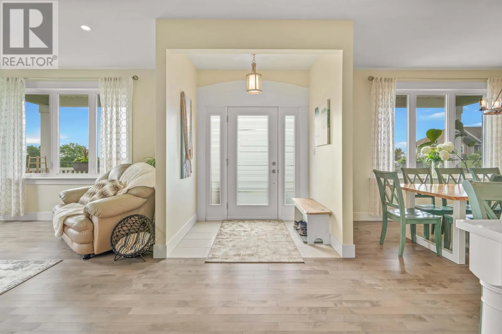 2 Stonington Boulevard