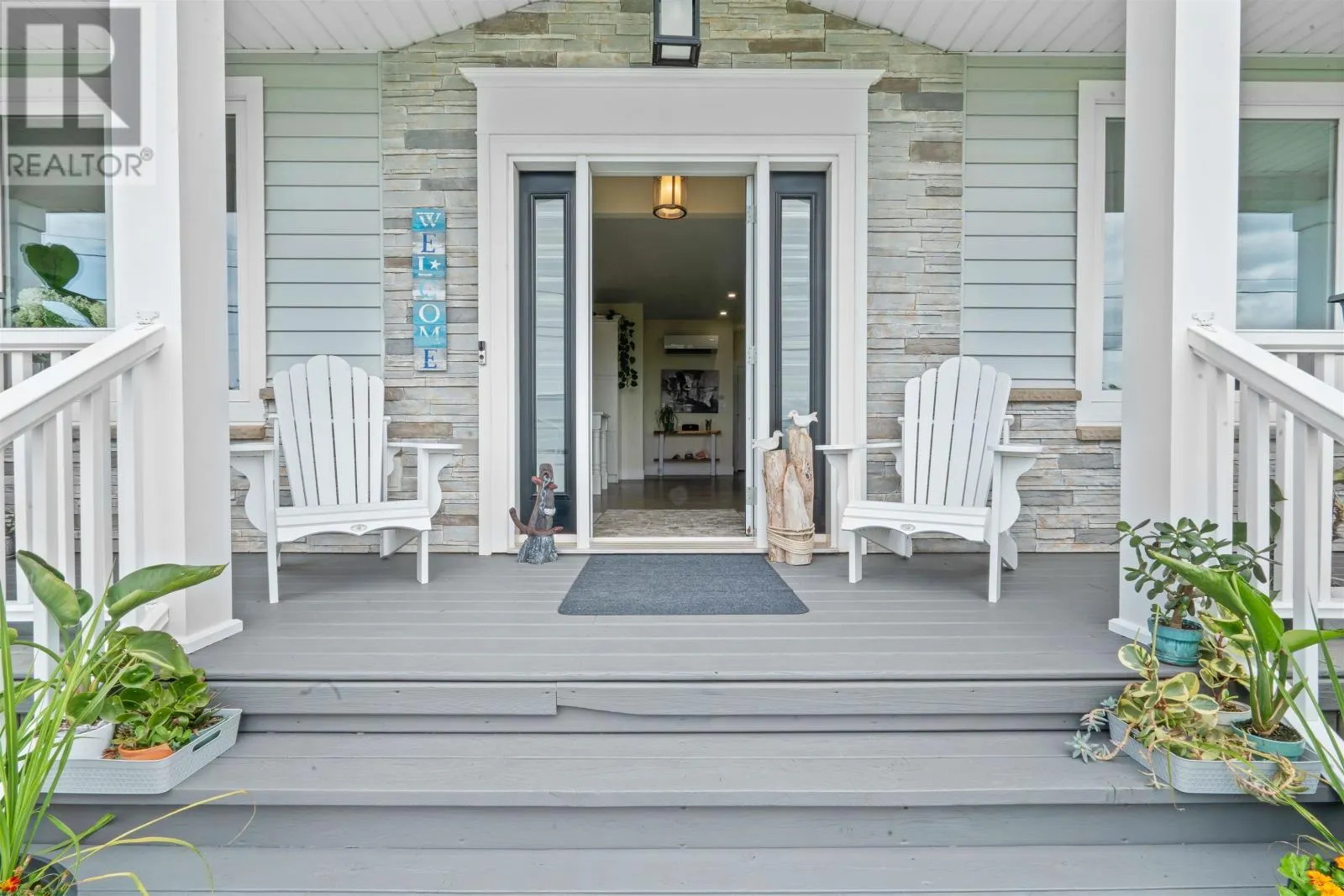 2 Stonington Boulevard
