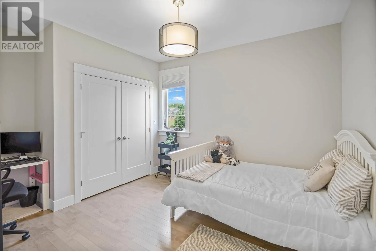 2 Stonington Boulevard