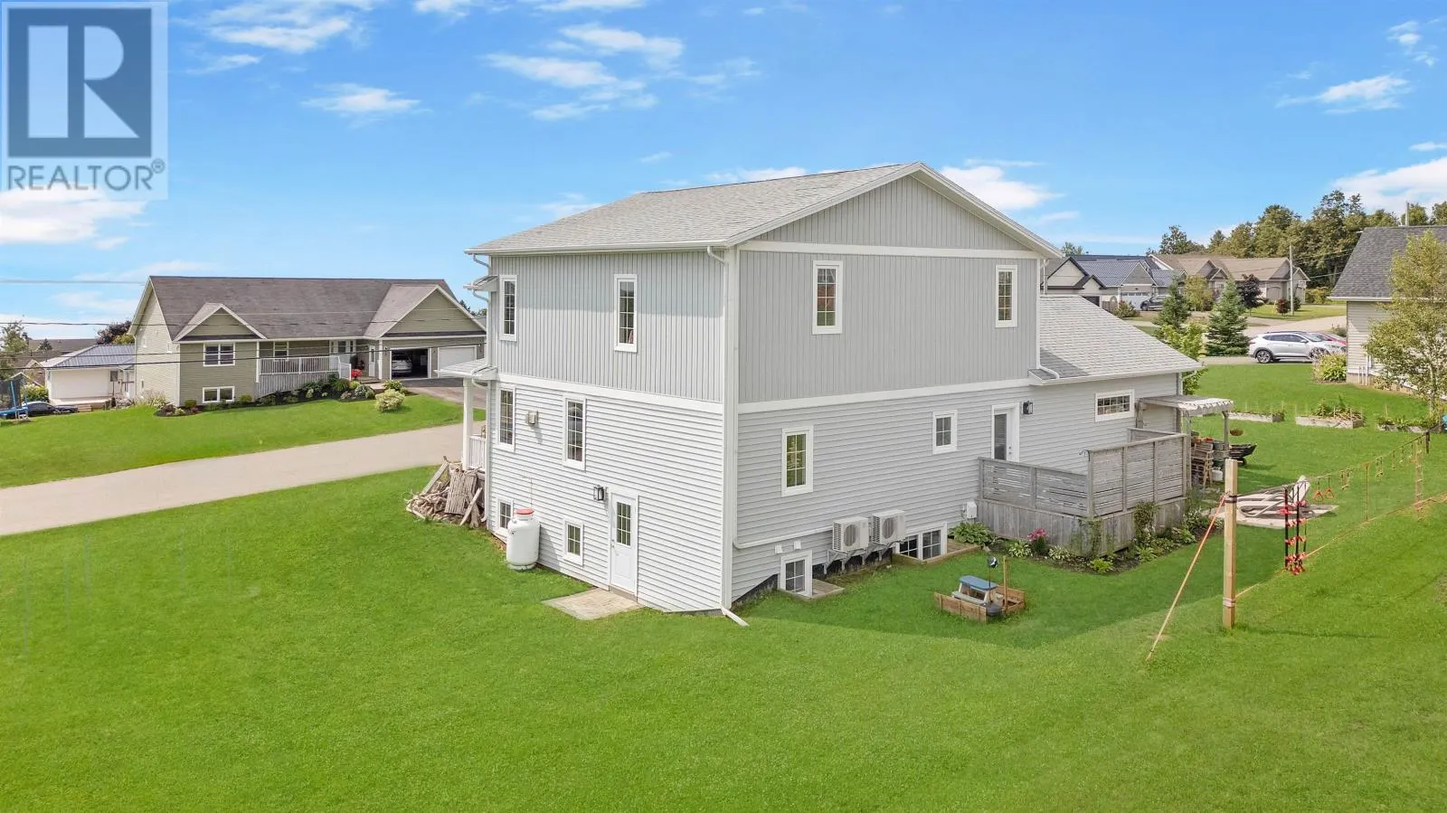 2 Stonington Boulevard