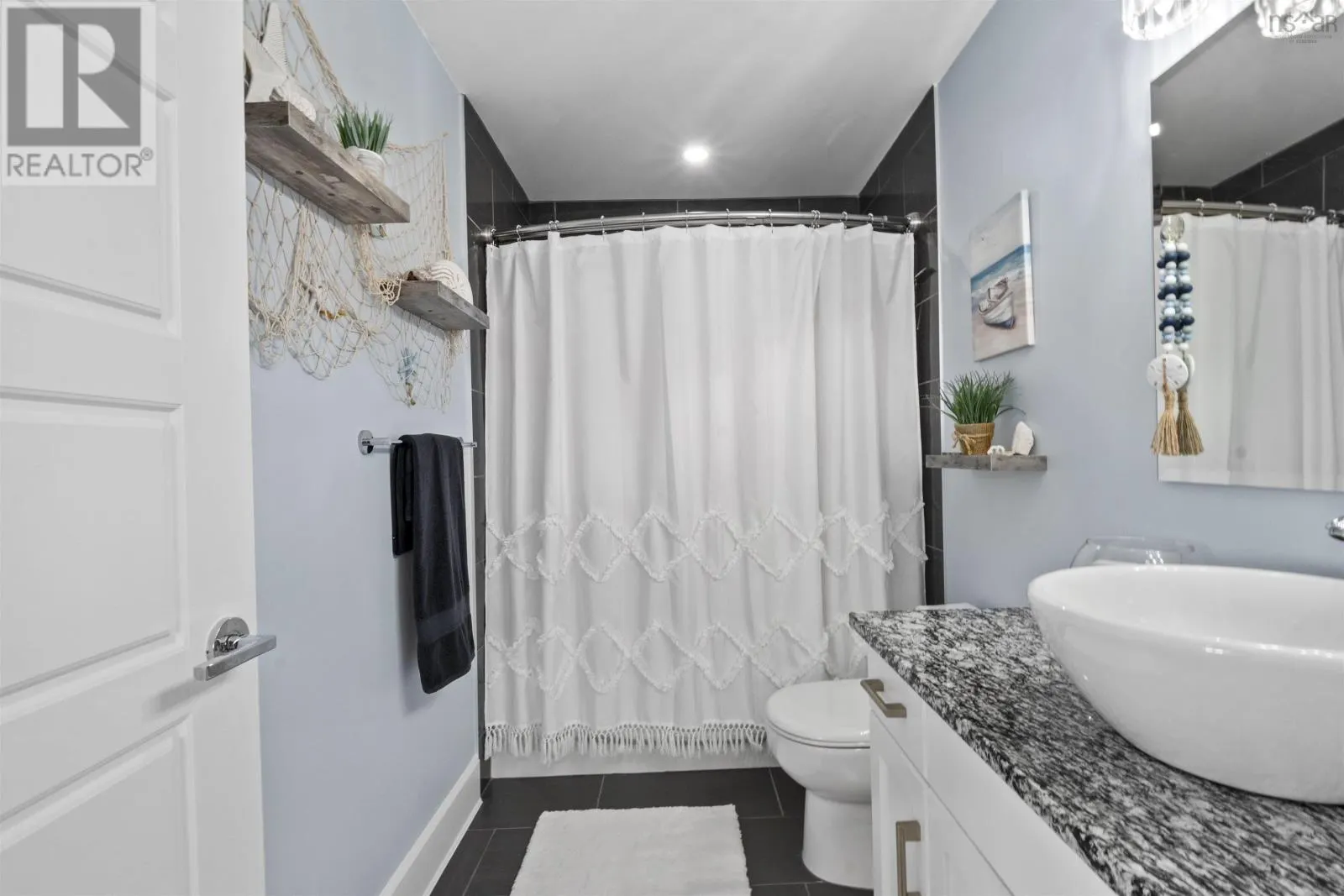 1203 31 Kings Wharf Place