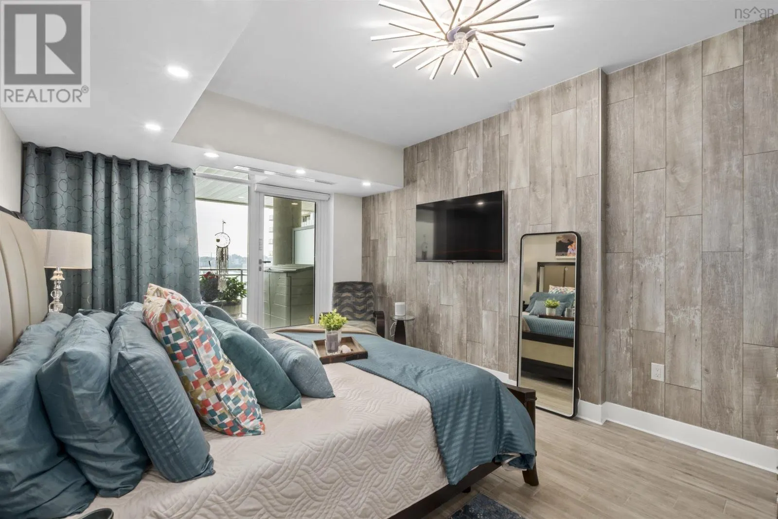 1203 31 Kings Wharf Place