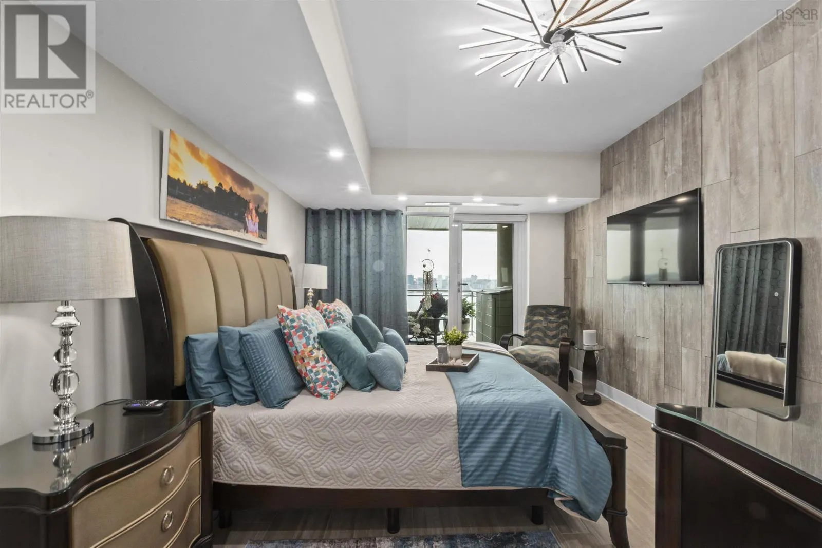 1203 31 Kings Wharf Place