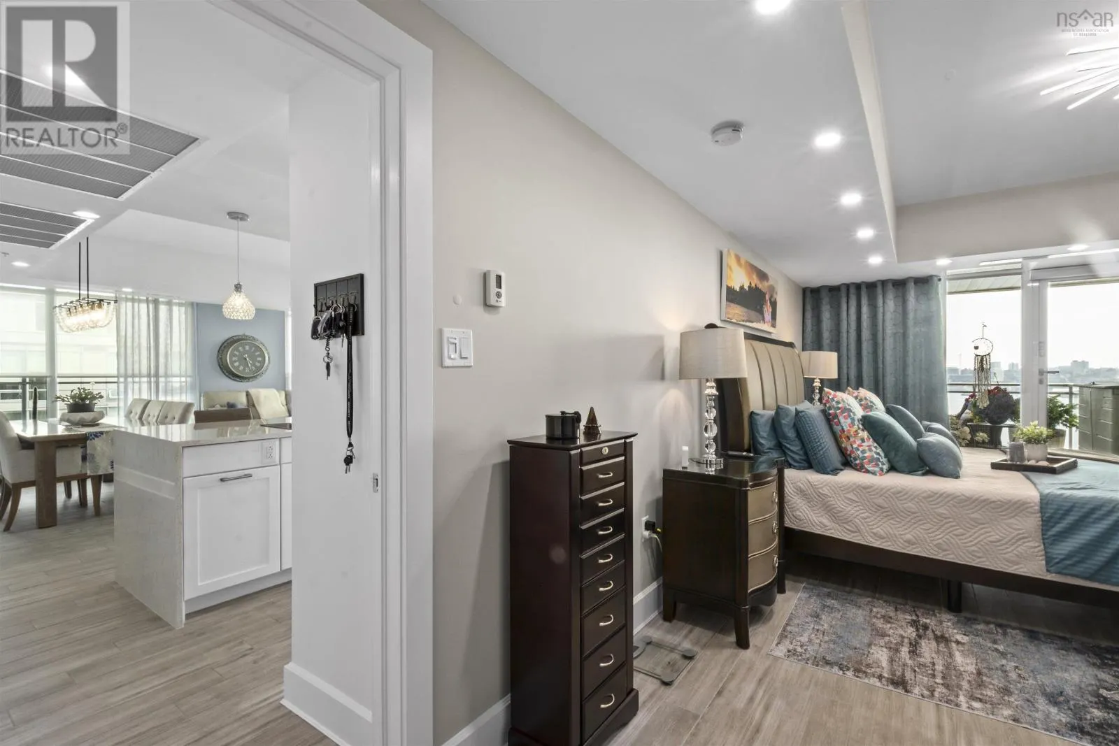 1203 31 Kings Wharf Place