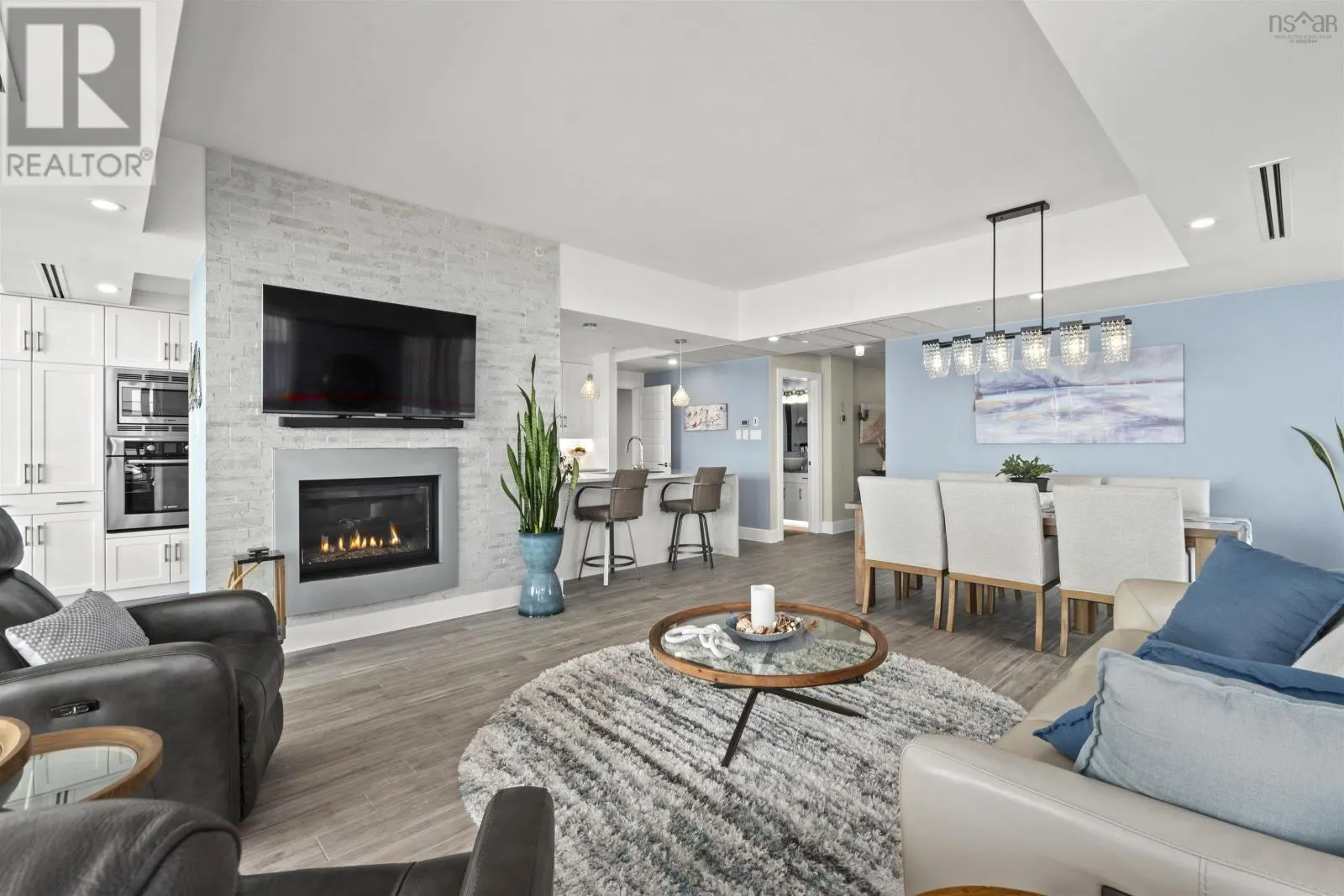 1203 31 Kings Wharf Place