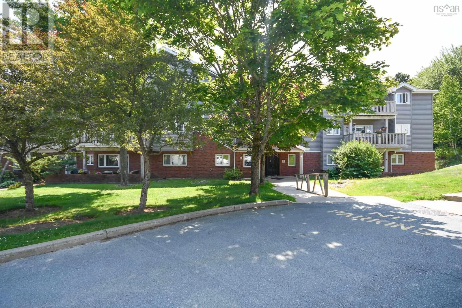 307 118 Farnham Gate Road