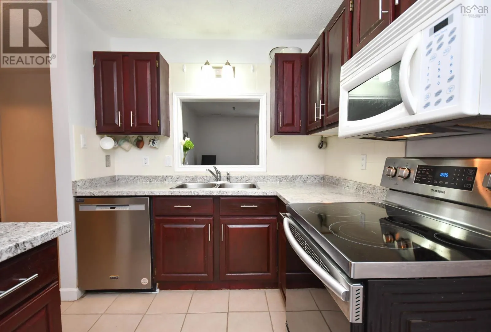307 118 Farnham Gate Road